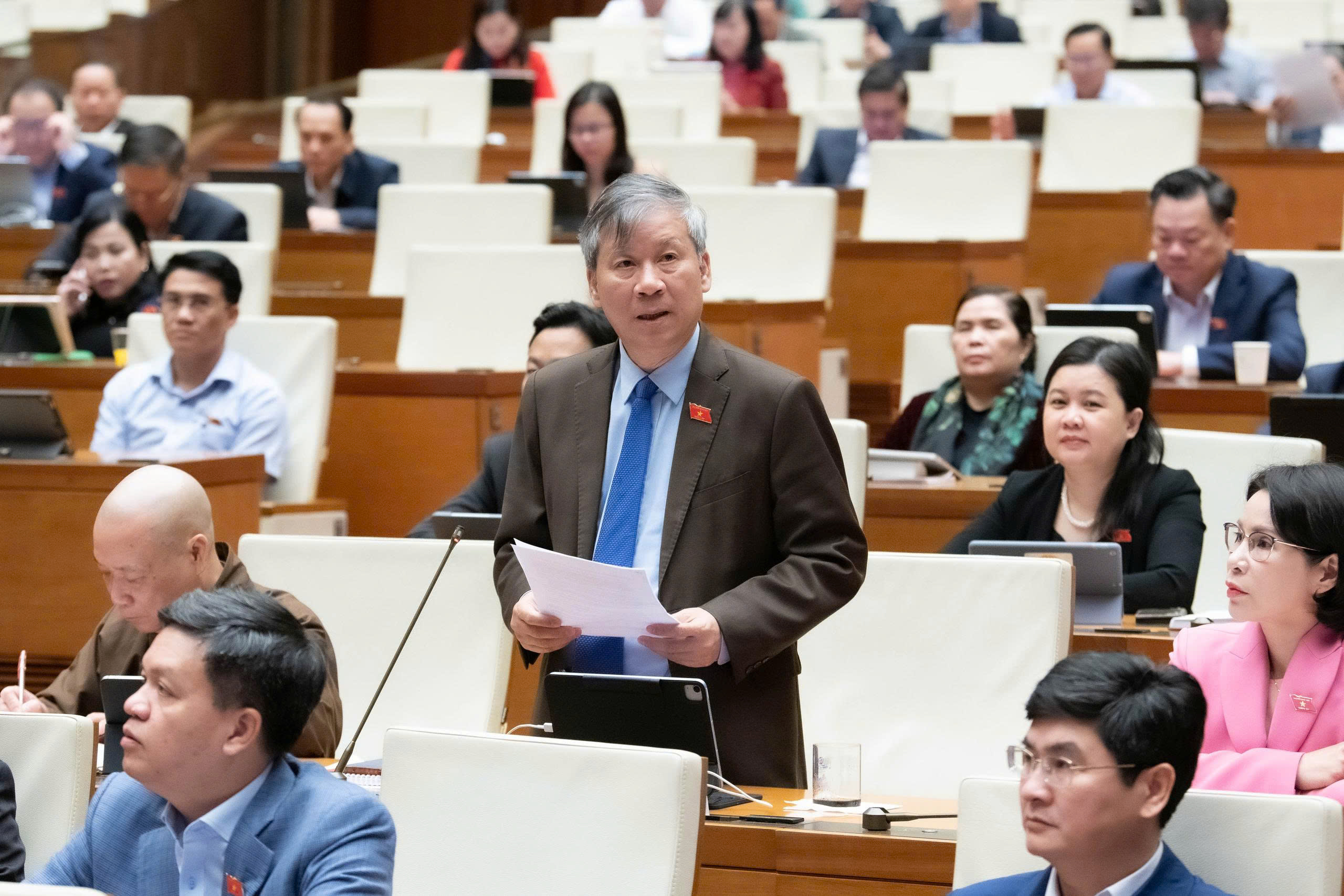 Đại biểu đề nghị sớm miễn viện phí điều trị bệnh ung thư, mạn tính