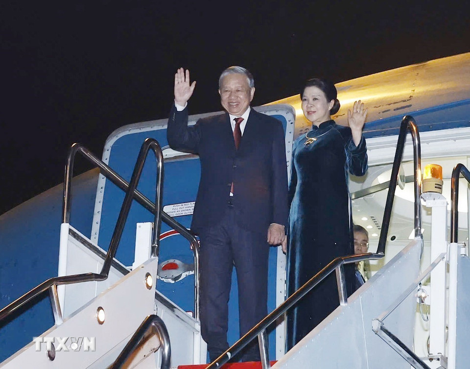 Đưa quan hệ Việt Nam - Lào lên tầm cao phát triển mới