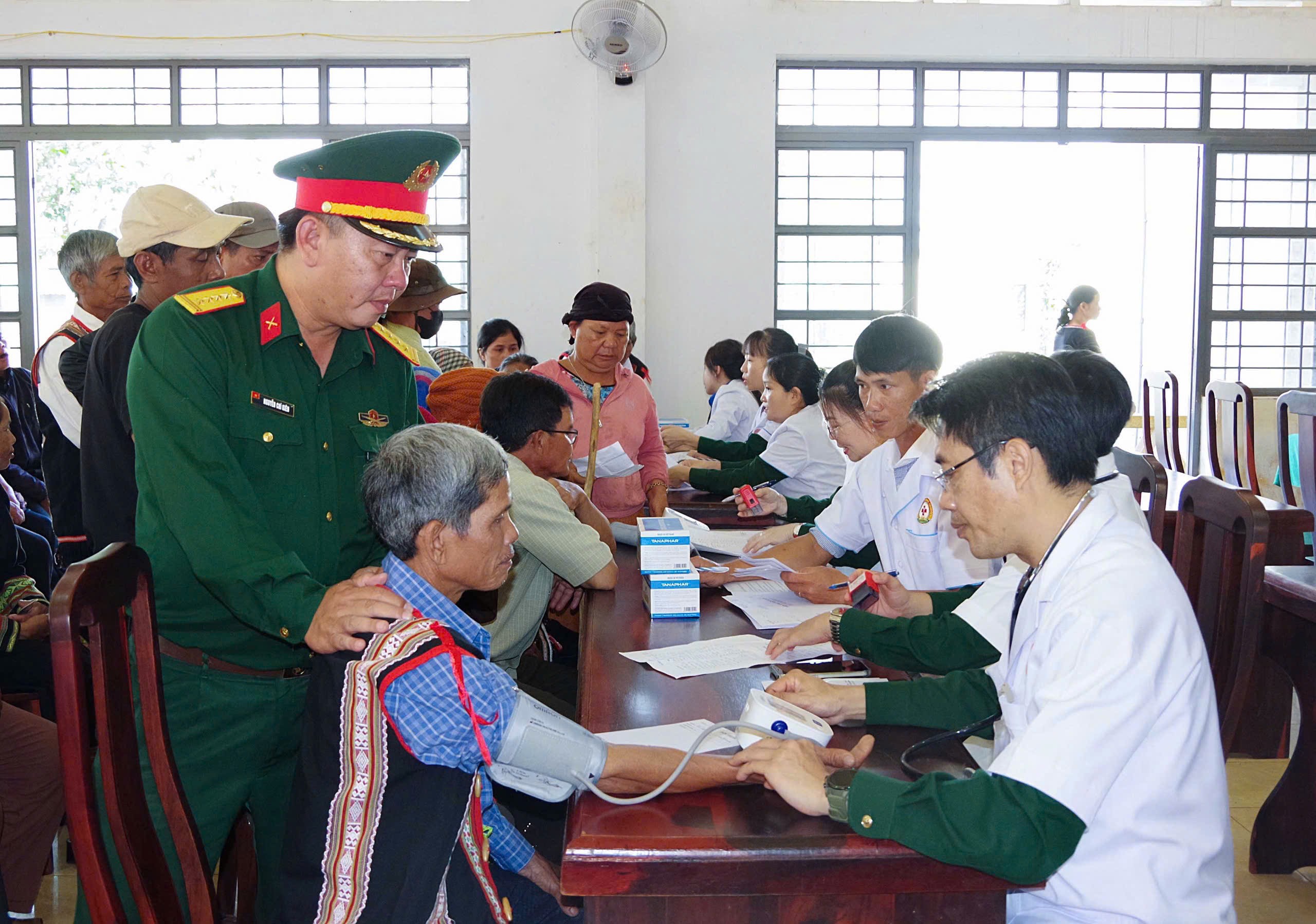 Ấm tình quân - dân nơi phên dậu Tổ quốc