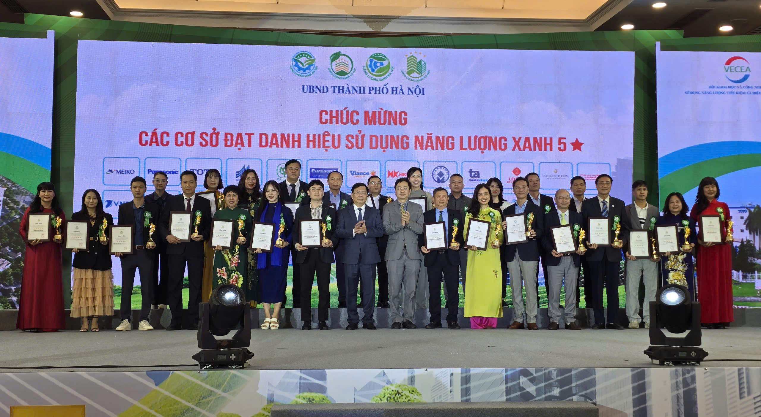 Hà Nội tôn vinh 87 cơ sở, công trình sử dụng năng lượng xanh 2025