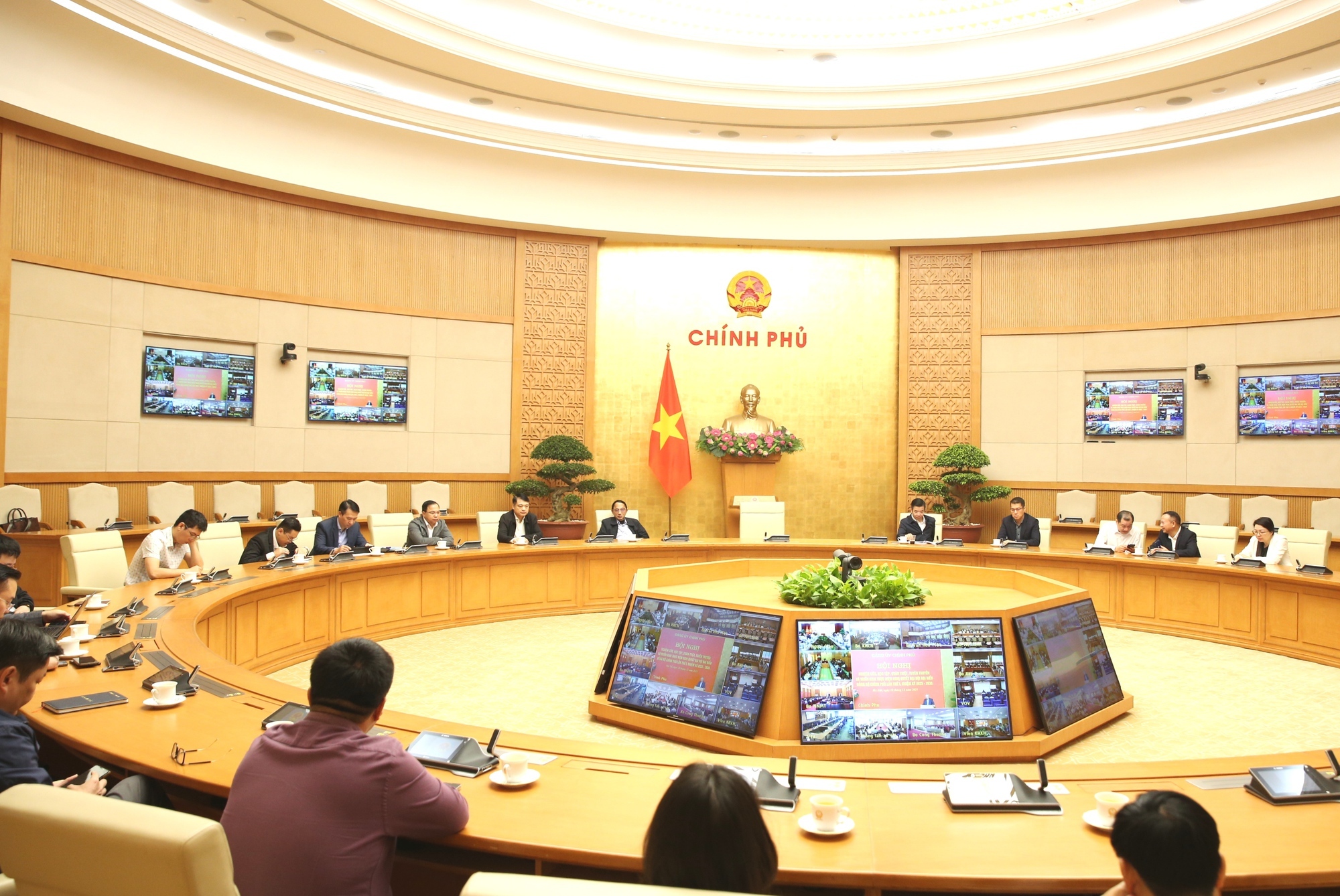 Nghị quyết Đại hội Đảng bộ Chính phủ: Phấn đấu GDP tăng từ 10% trở lên