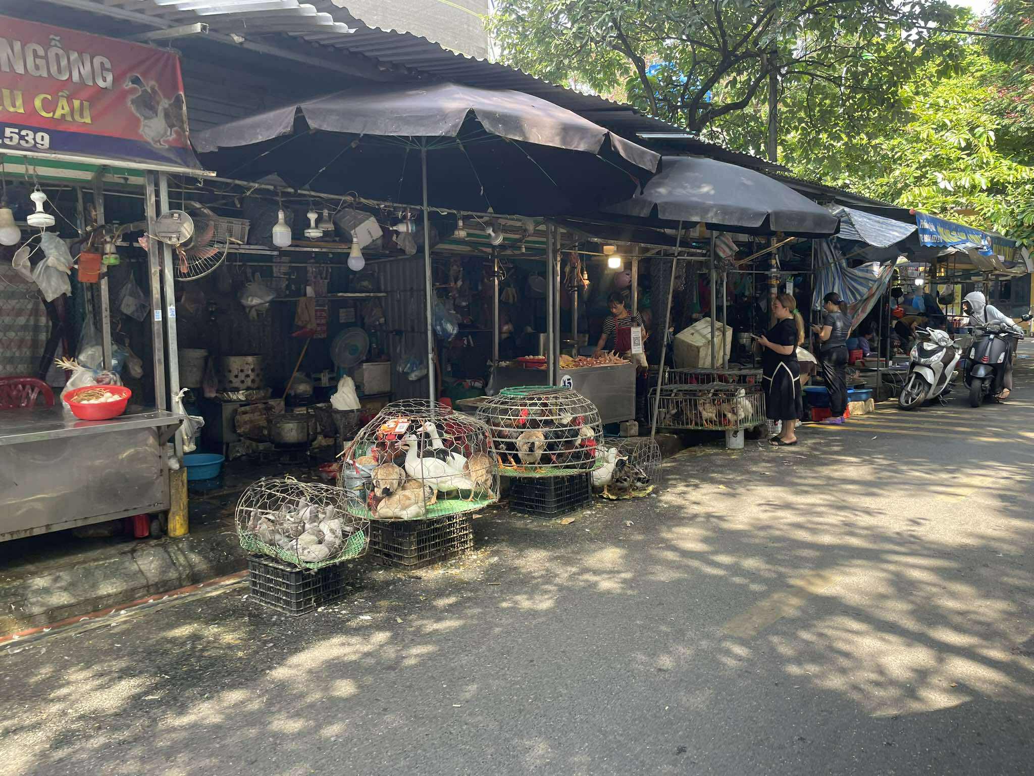 Hà Nội đồng loạt ra quân, giải tỏa vi phạm lấn chiếm vỉa hè