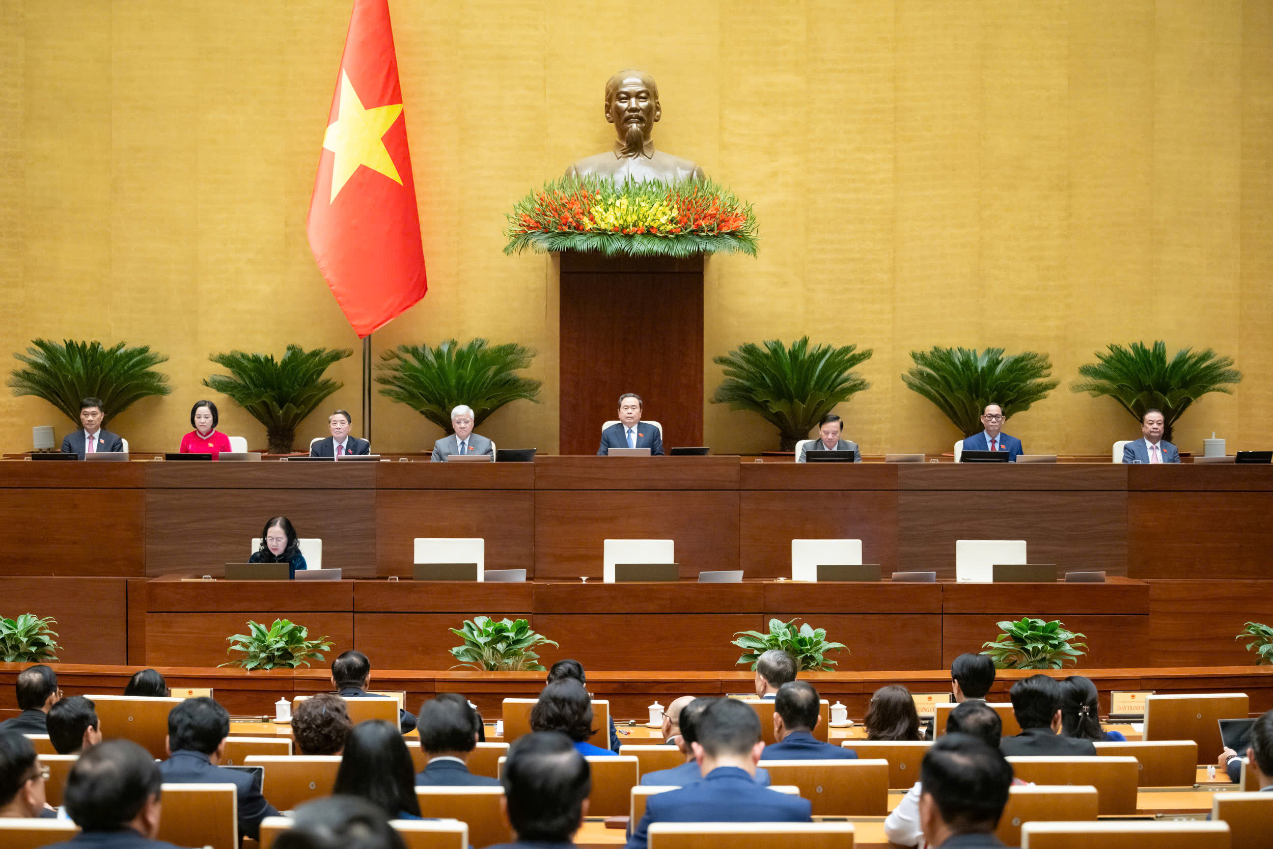 Xác lập mô hình tăng trưởng mới, đẩy mạnh cơ cấu lại nền kinh tế