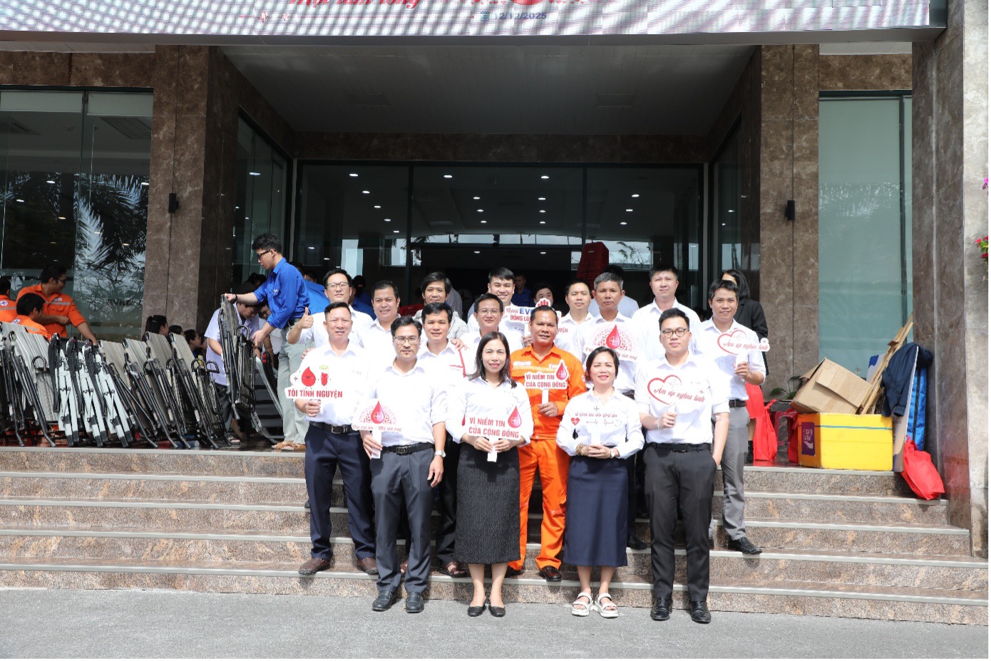 Công ty CP Thủy điện A Vương tham gia hiến máu Tuần lễ hồng EVN lần XI