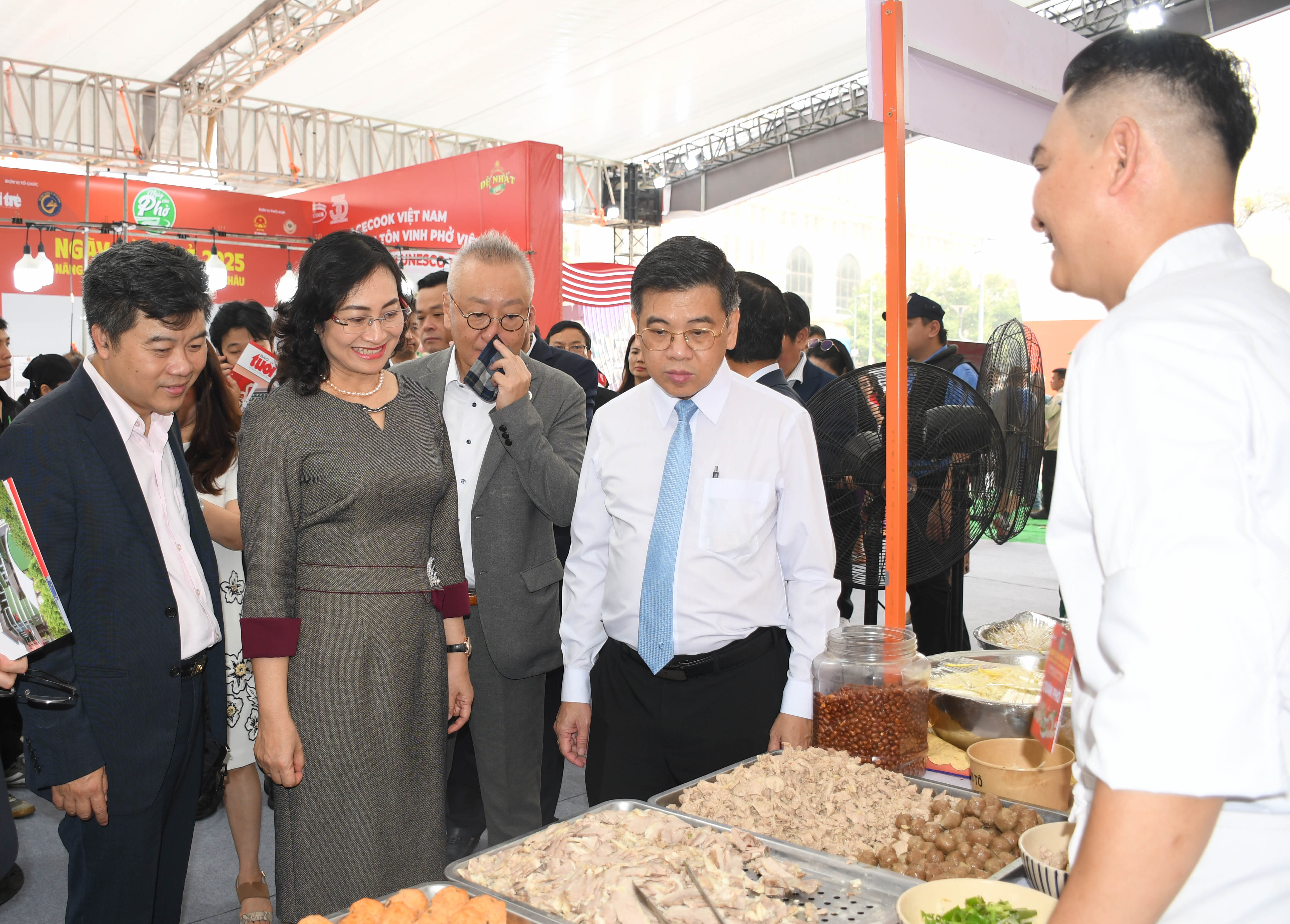 Chùm ảnh: Ngày của Phở 2025: Nâng tầm, lan toả thương hiệu gạo Việt