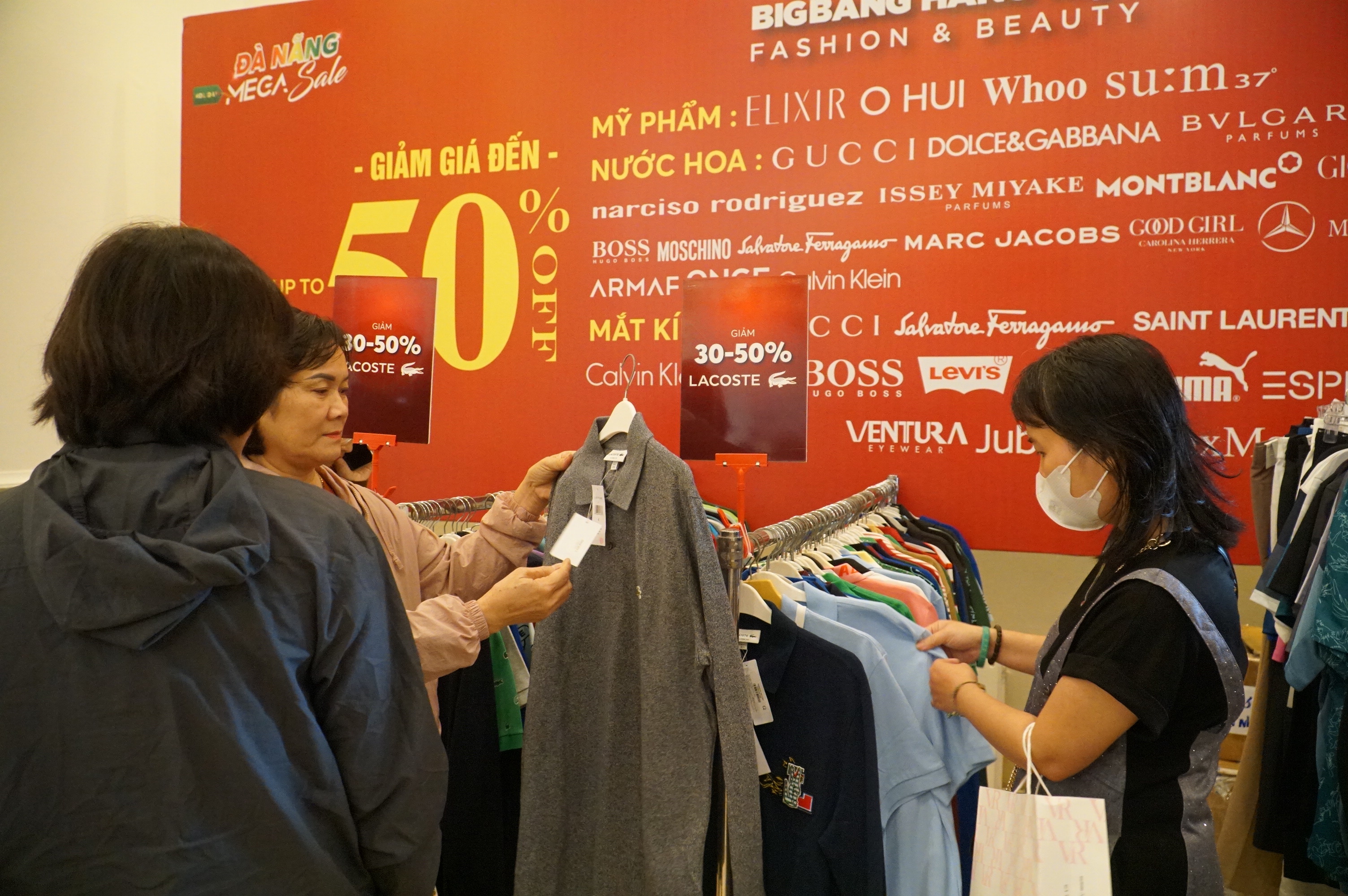 Khuyến mại kích cầu, thị trường bán lẻ Đà Nẵng sôi động