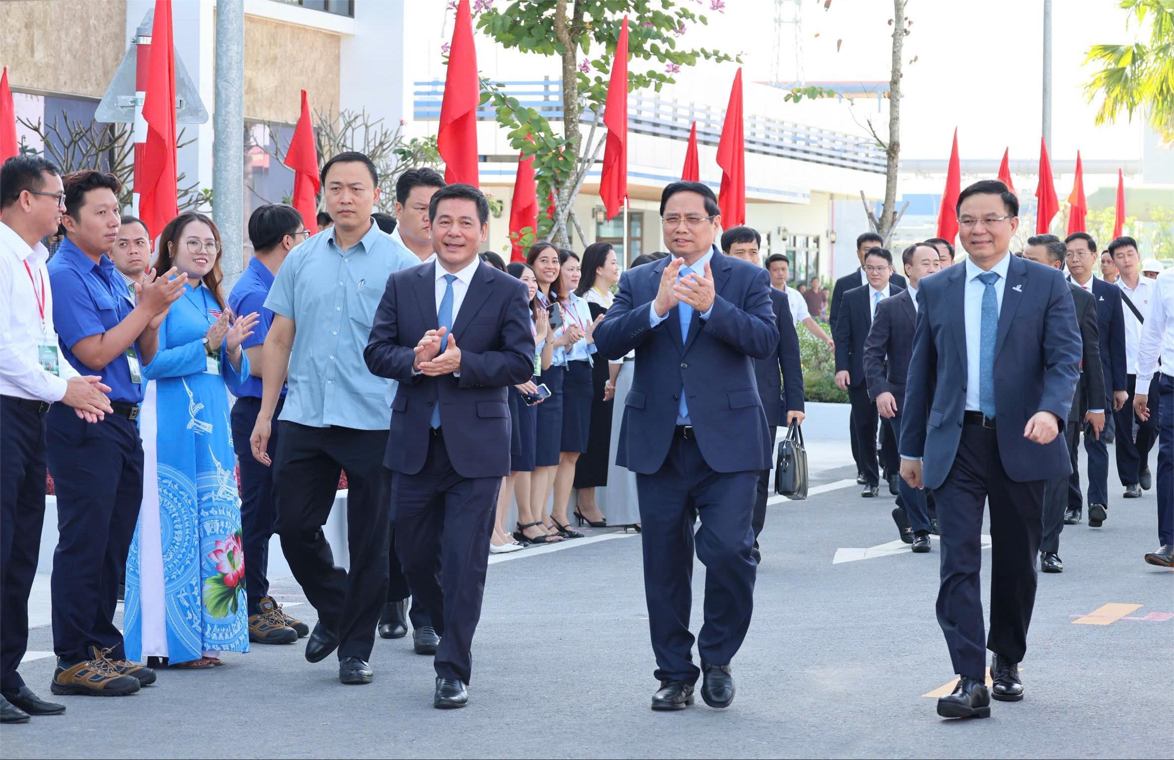Chùm ảnh: Bộ trưởng Nguyễn Hồng Diên dự Lễ khánh thành nhà máy điện khí LNG đầu tiên của Việt Nam