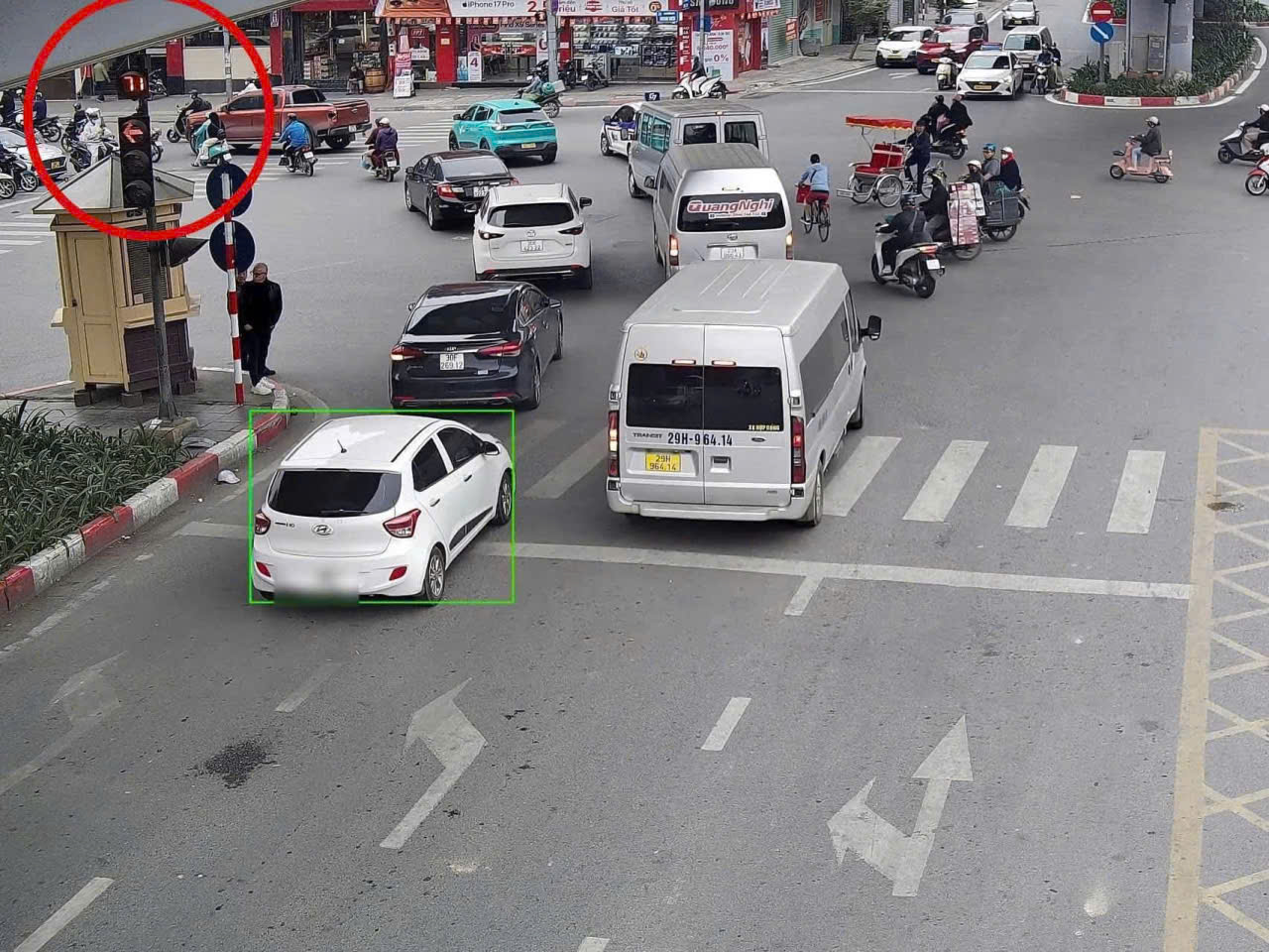 3 ngày vận hành, hơn 1.800 camera AI ở Hà Nội phát hiện những lỗi gì?