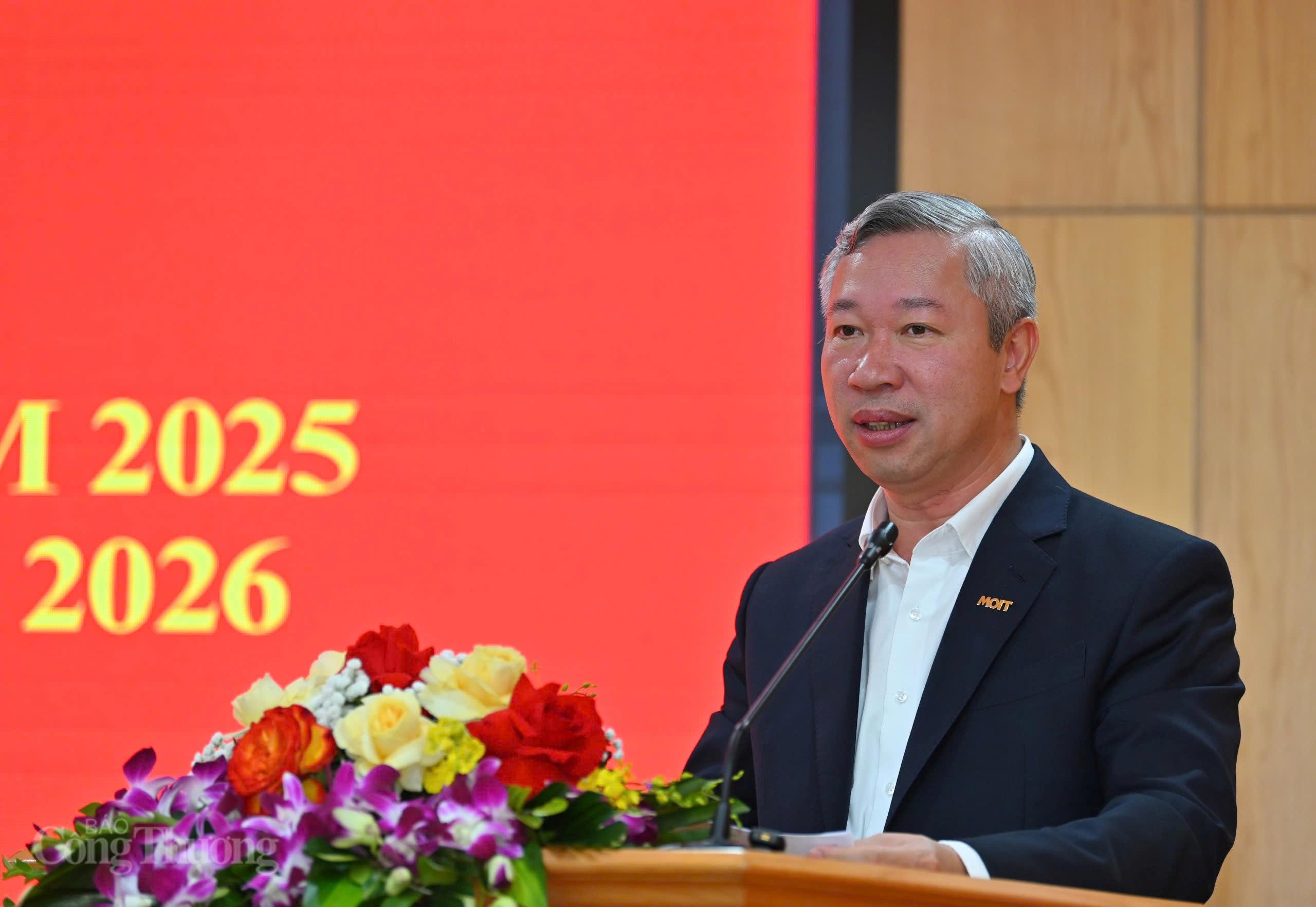 Năm trụ cột thể chế tạo cú hích phát triển năng lượng