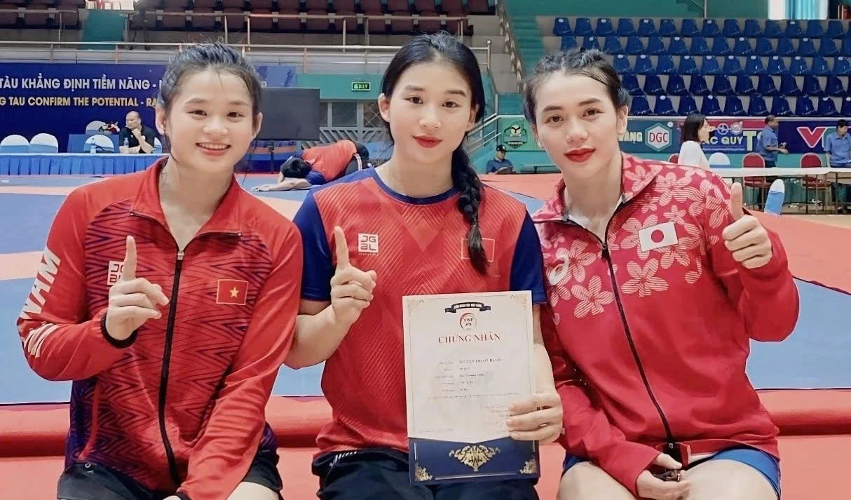 Ba chị em ruột cùng giành huy chương vàng SEA Games 33