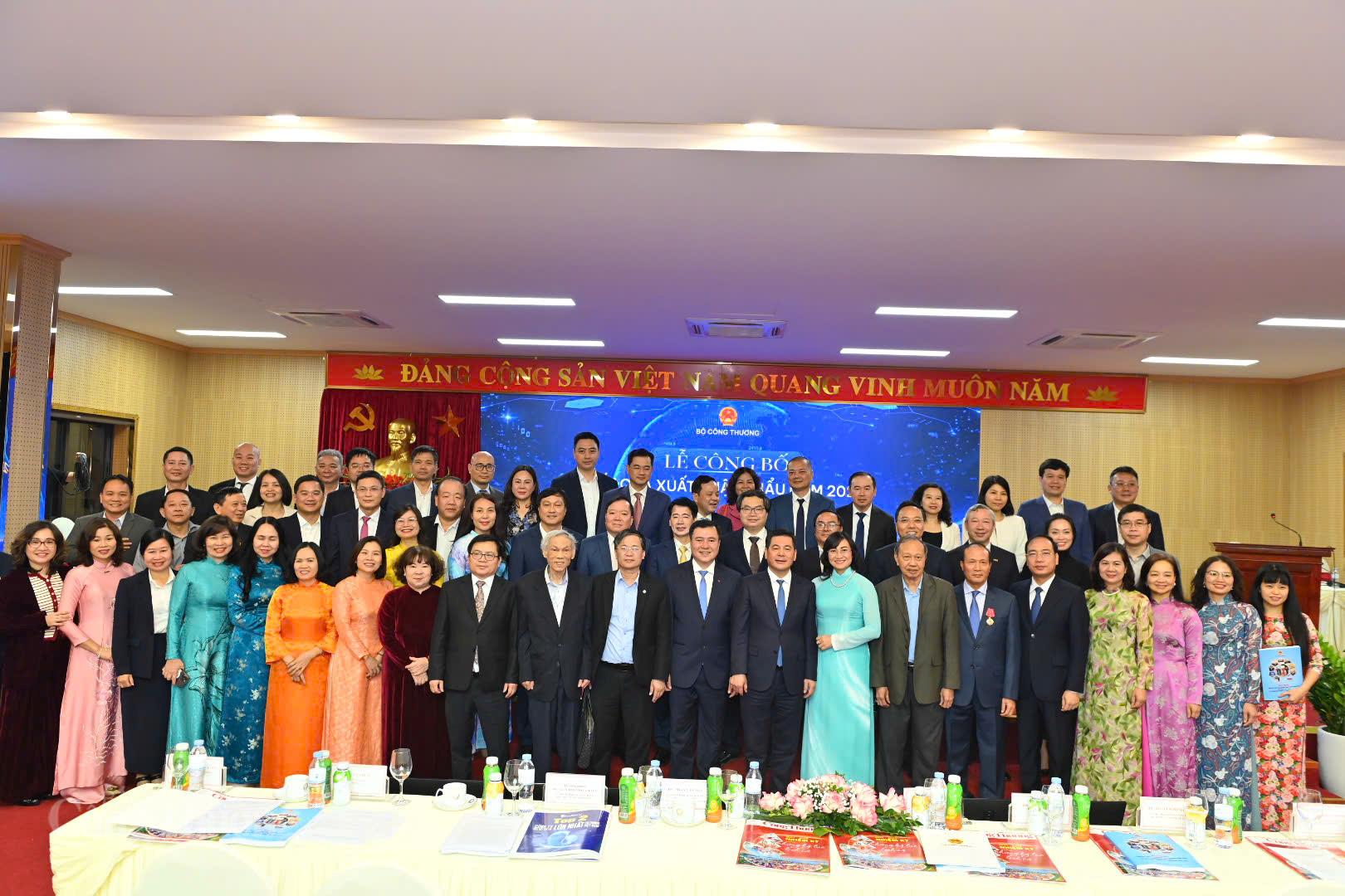 Những khoảnh khắc tại Hội nghị tổng kết công tác ngành Công Thương năm 2025, triển khai nhiệm vụ 2026