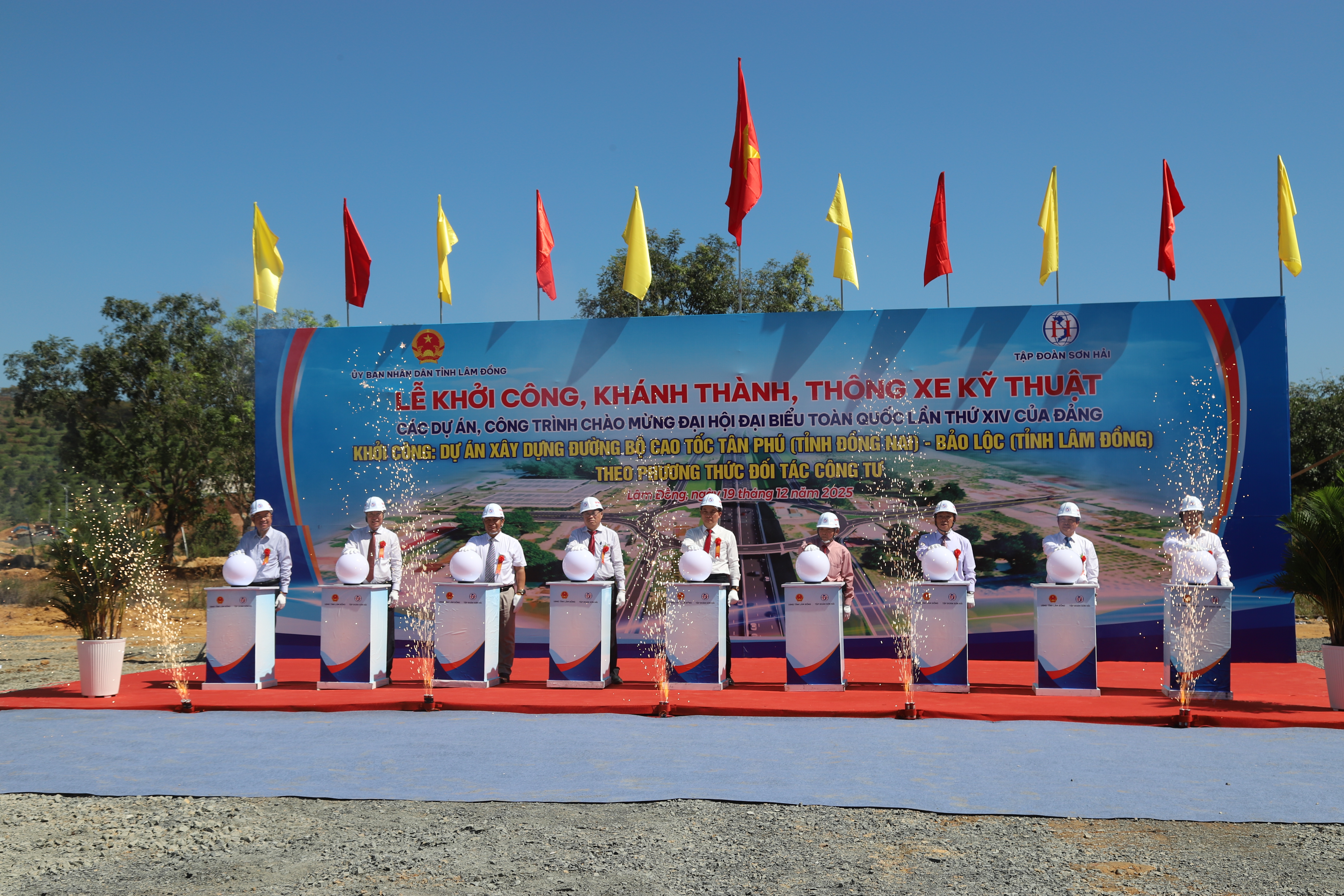 Lâm Đồng: Khởi công cao tốc, khánh thành Khu công nghiệp