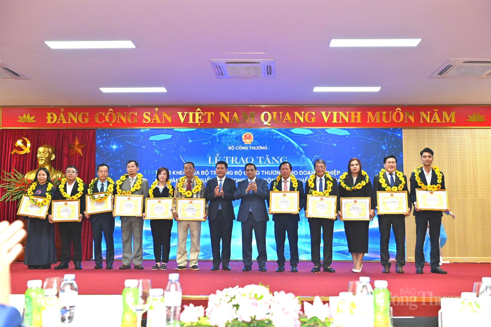 Danh sách 27 tập thể xuất khẩu xuất sắc được tặng bằng khen của Bộ Công Thương