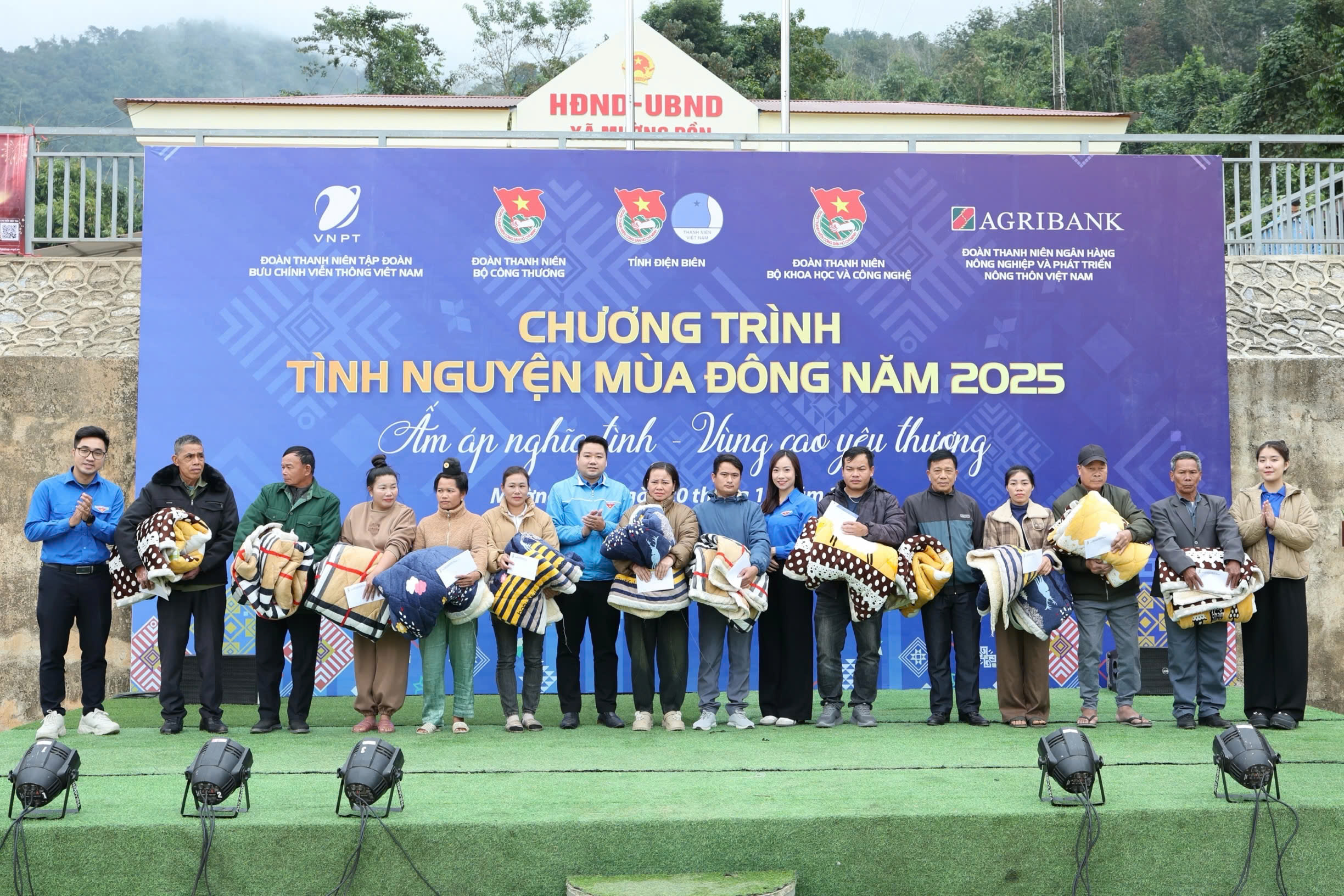 Dấu ấn Tình nguyện mùa Đông 2025 tại vùng biên Điện Biên