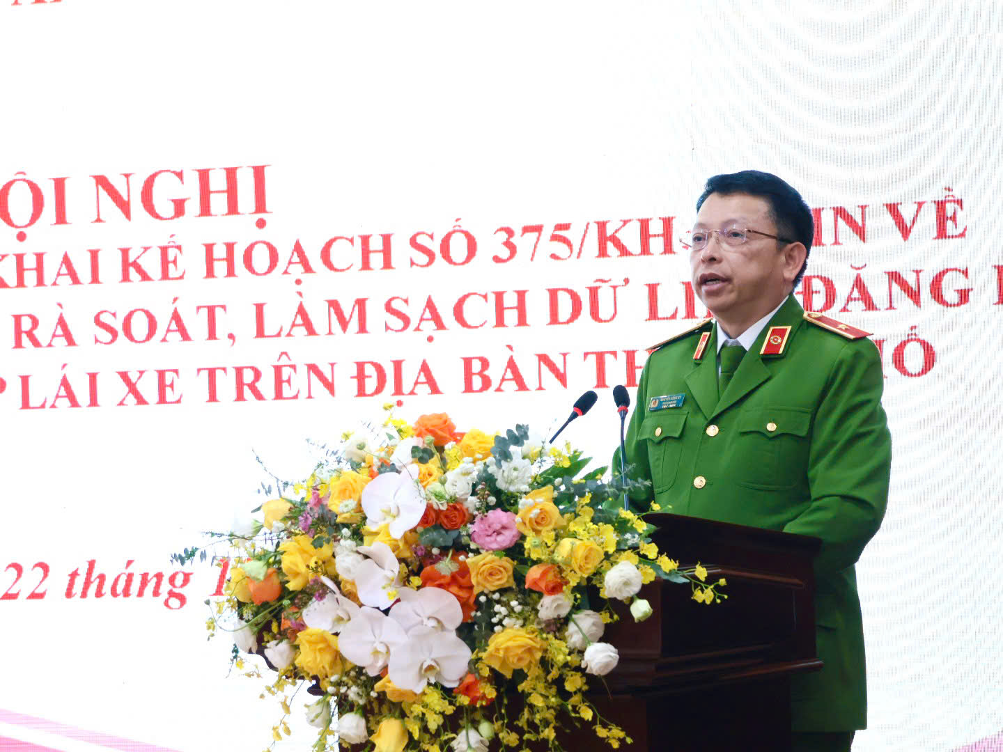 Công an Hà Nội tăng tốc làm sạch dữ liệu phương tiện, giấy phép lái xe