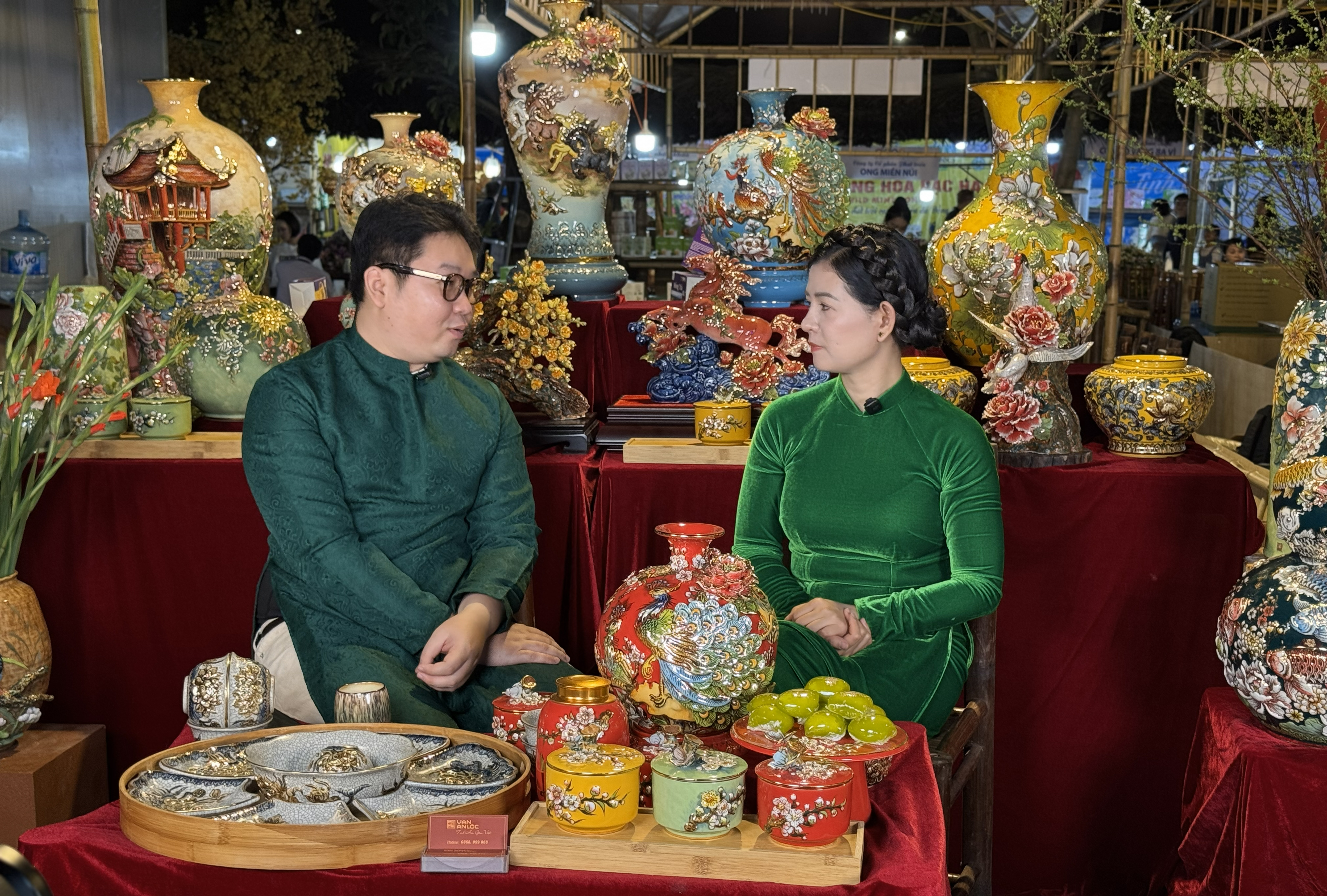 Khi nghệ nhân kể chuyện gốm trên sóng livestream