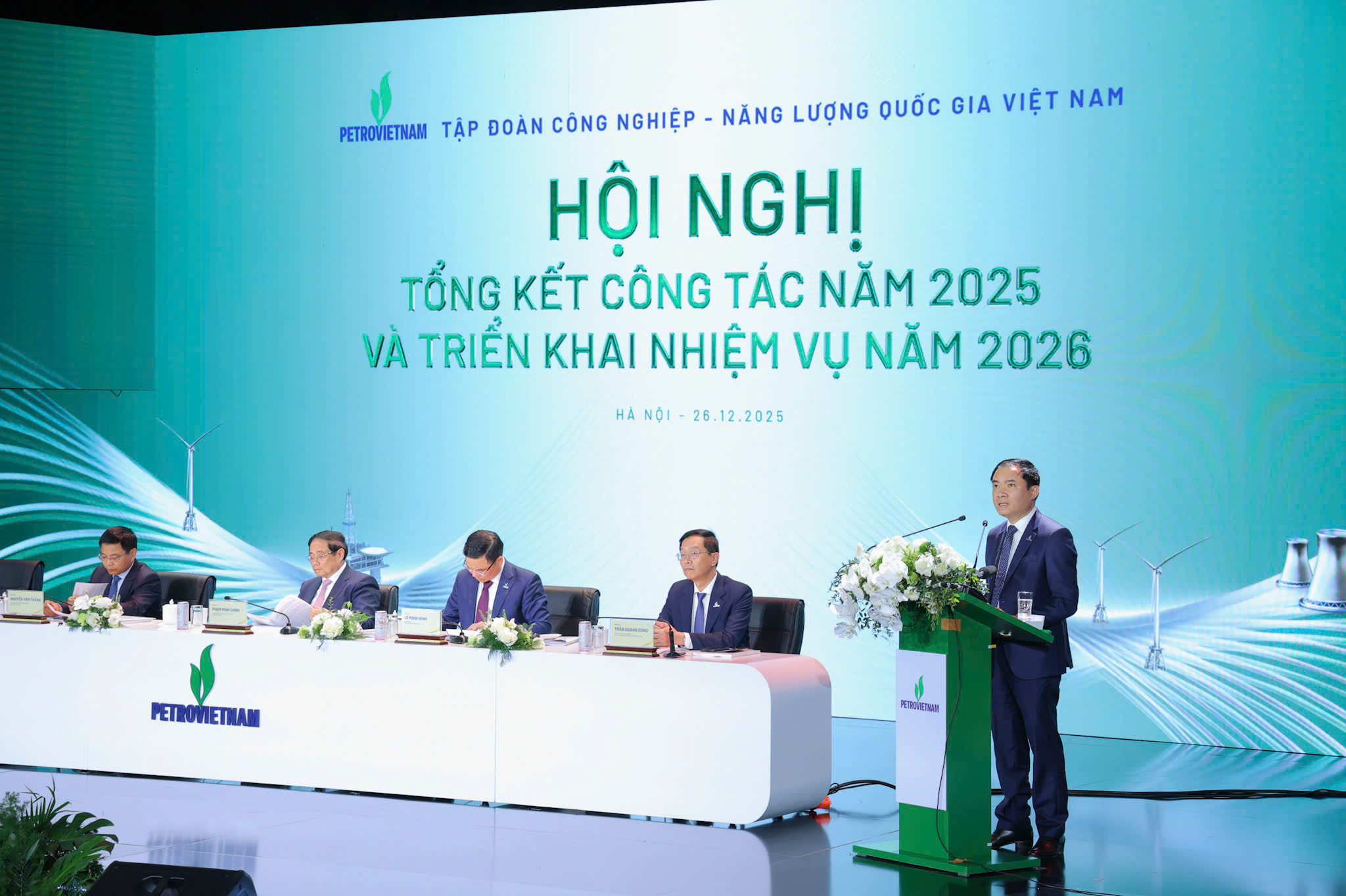 Petrovietnam 'vượt bóng áp lực' chính mình, đạt doanh thu kỷ lục