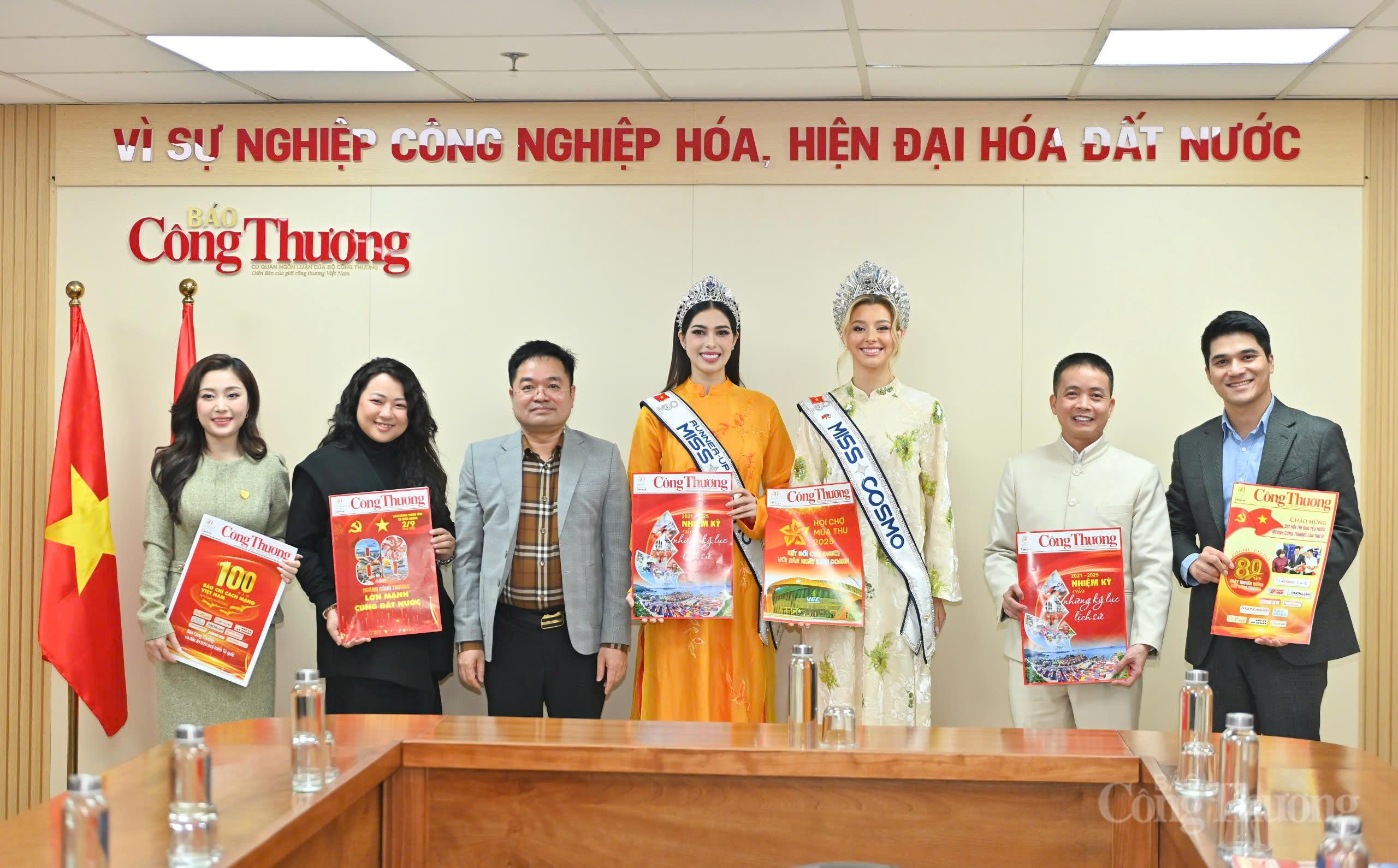 Hoa hậu Miss Cosmo 2025 thăm và giao lưu tại Báo Công Thương