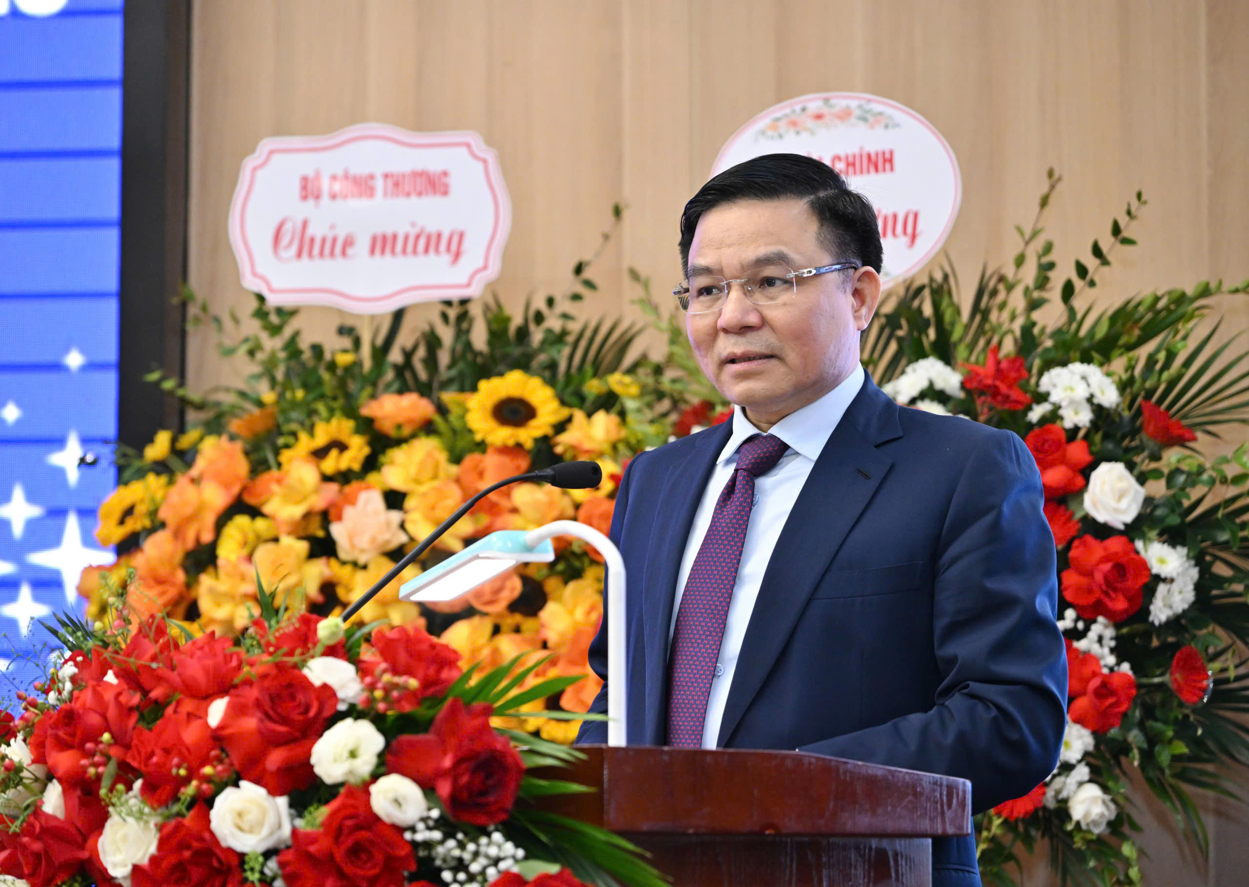 Quyền Bộ trưởng Bộ Công Thương: EVN phải bảo đảm điện trong mọi kịch bản tăng trưởng