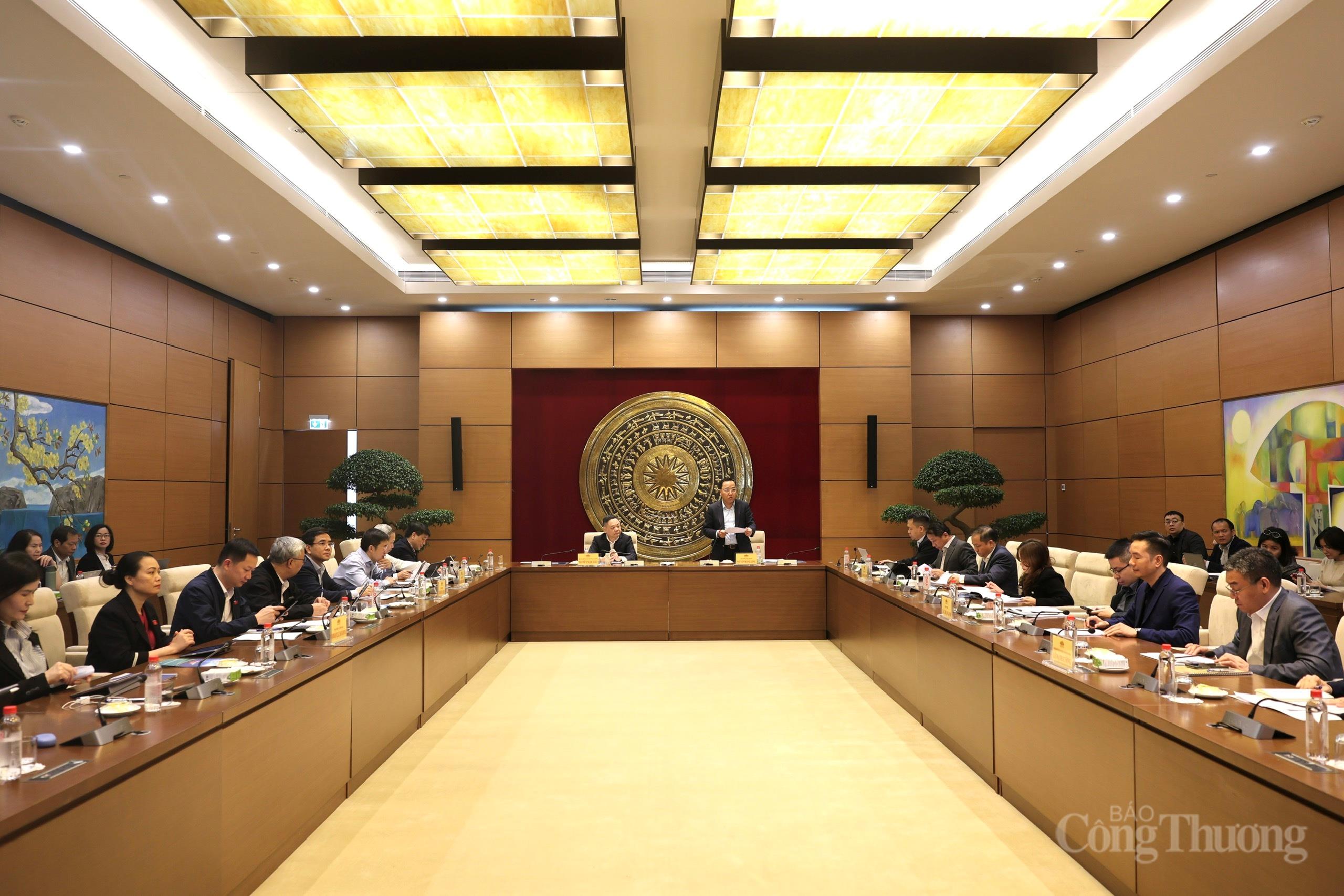 Tiếp tục hoàn thiện chính sách Luật Dầu khí (sửa đổi)