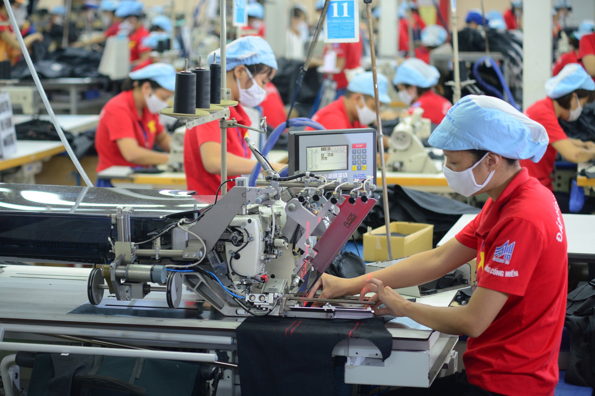 Dệt may Việt Nam vượt sóng lớn, định hình đường dài