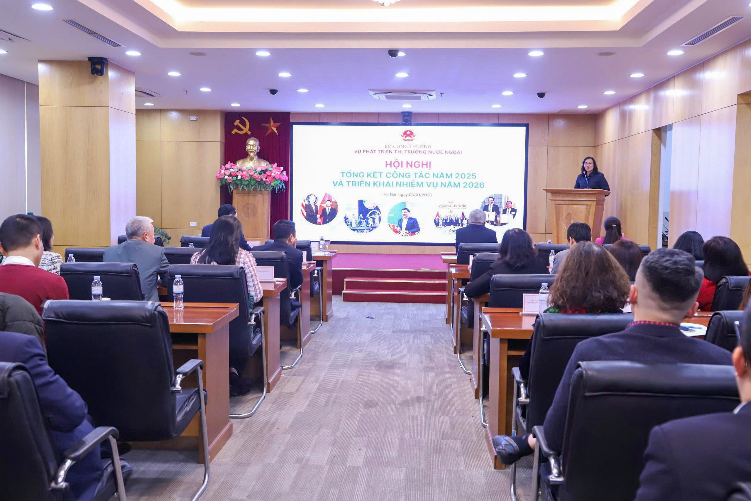 Thứ trưởng Phan Thị Thắng: Cần phối hợp liên ngành, tạo đột phá phát triển thị trường xuất khẩu