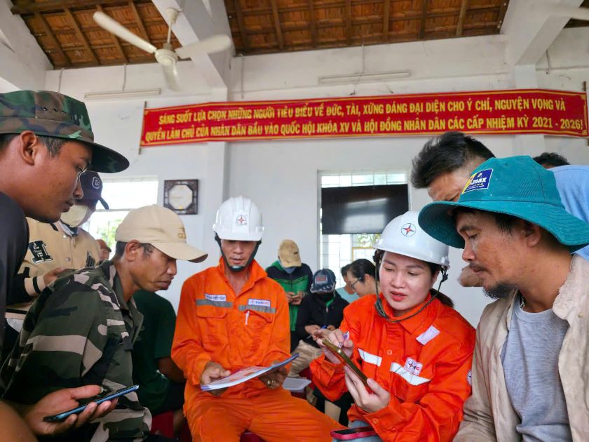 Gia Lai: Canh Tiến đón năm mới đầu tiên dưới ánh điện quốc gia