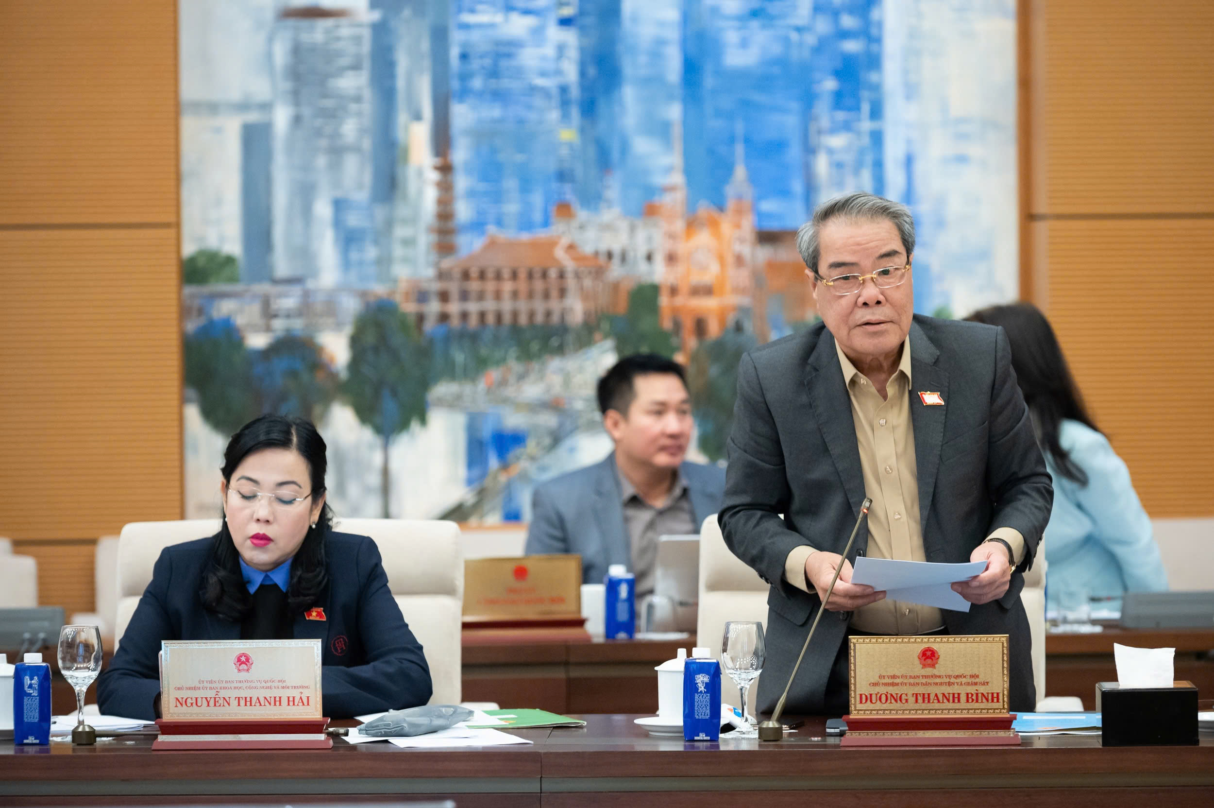 Nghiên cứu, xem xét cân đối sớm điều chỉnh chính sách tiền lương