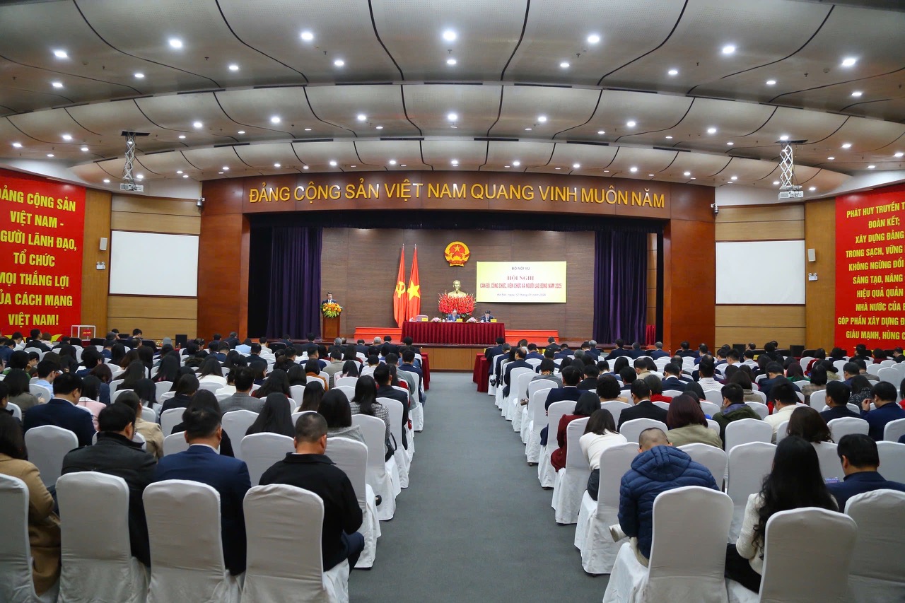 Bộ Nội vụ xây dựng phương án biên chế cho giai đoạn mới