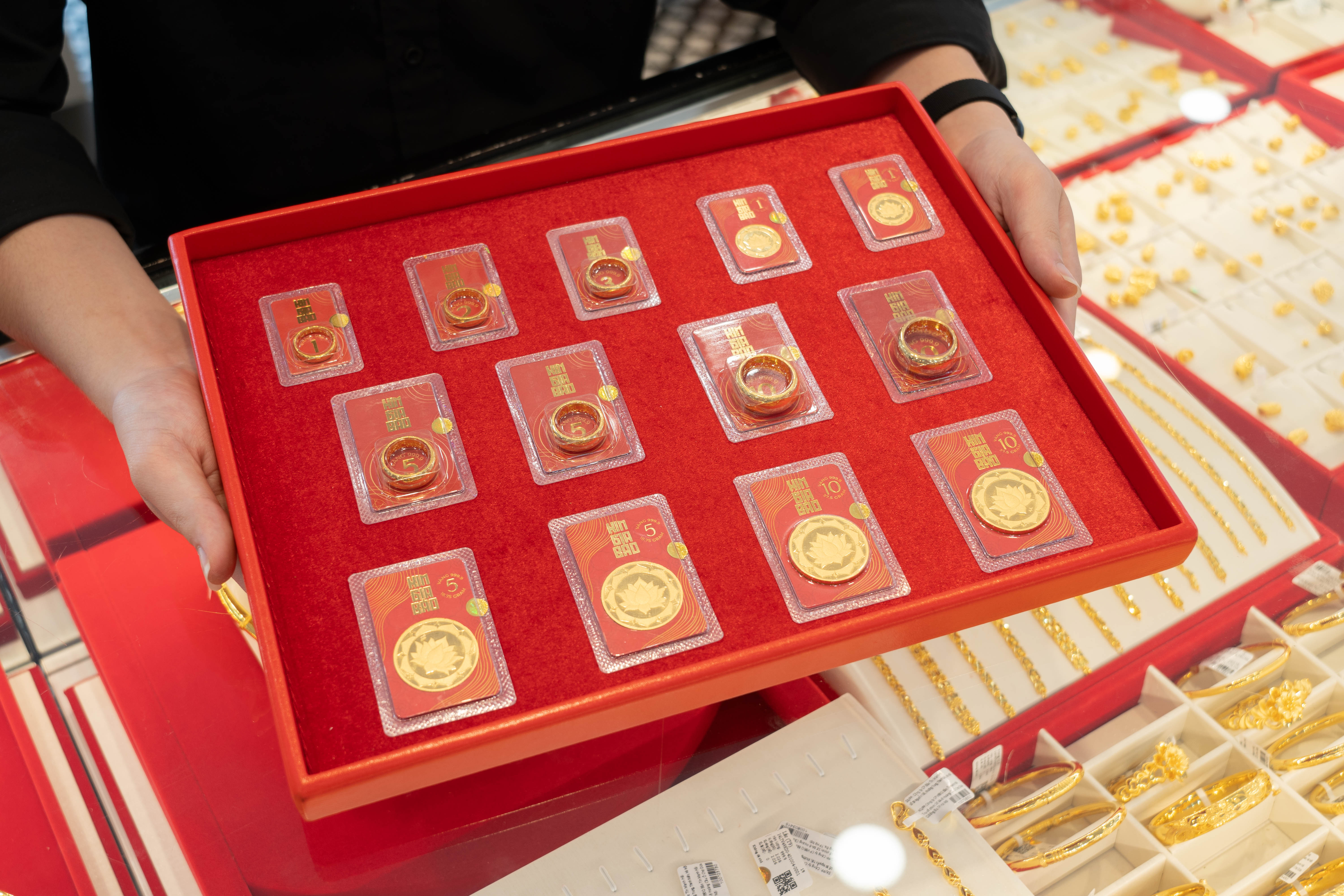 Giá vàng hôm nay 15/01/2026: Giá vàng và bạc đạt mức cao kỷ lục