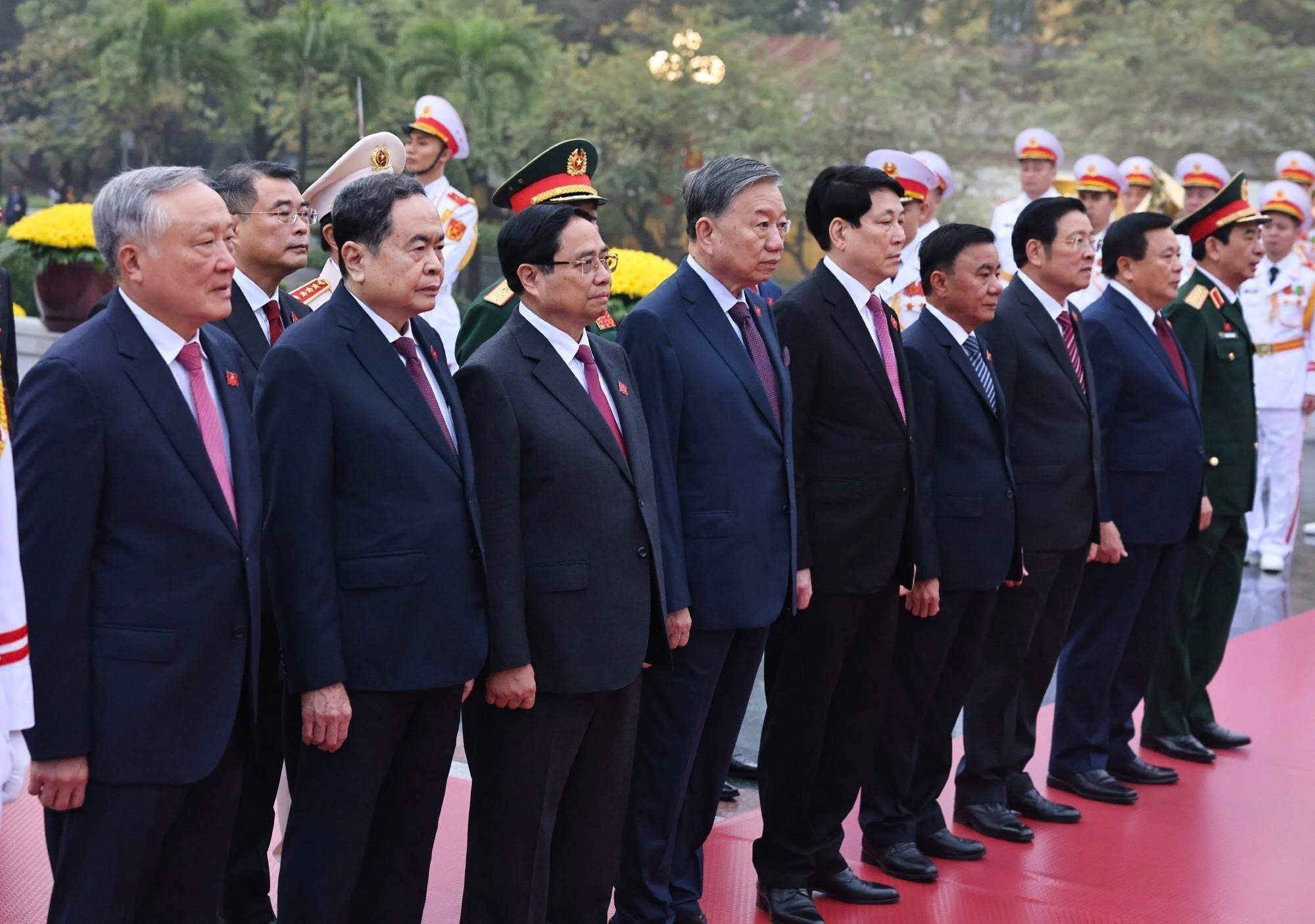  Lãnh đạo Đảng, Nhà nước viếng Lăng Chủ tịch Hồ Chí Minh và dâng hương tưởng niệm các Anh hùng liệt sĩ