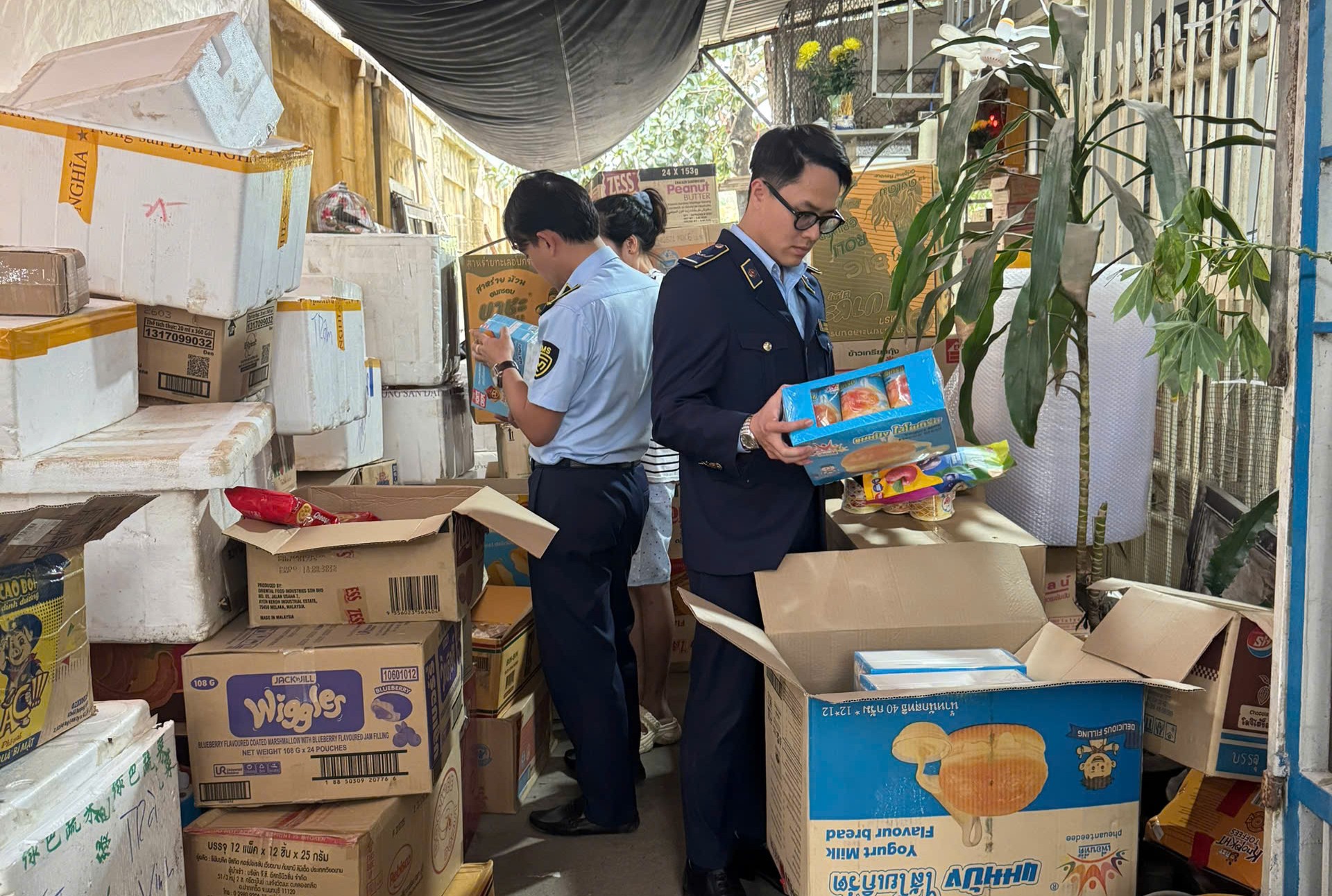 Đà Nẵng: Không khoan nhượng với buôn lậu, hàng giả