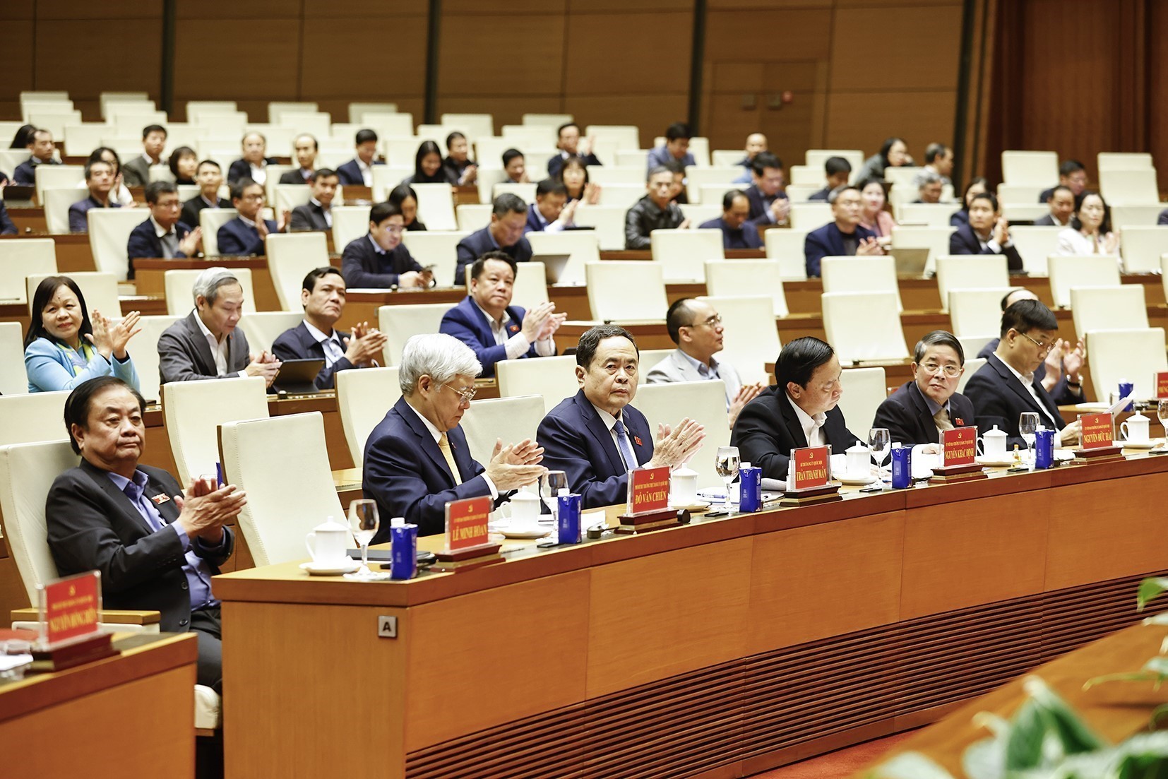 Chủ tịch Quốc hội chủ trì hội nghị thông báo kết quả Đại hội XIV