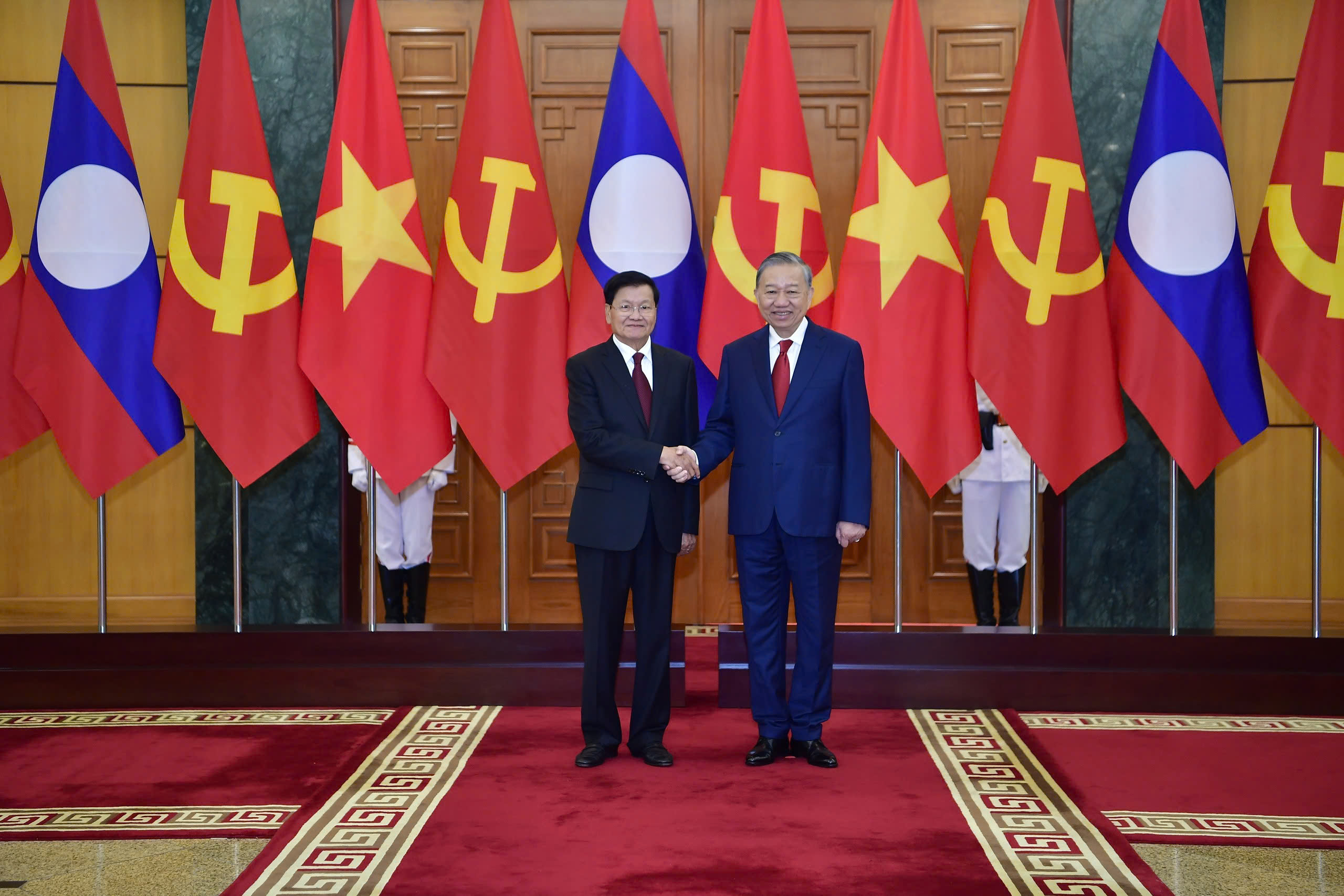 Củng cố quan hệ 'gắn kết chiến lược', tạo xung lực mới cho hợp tác Việt - Lào