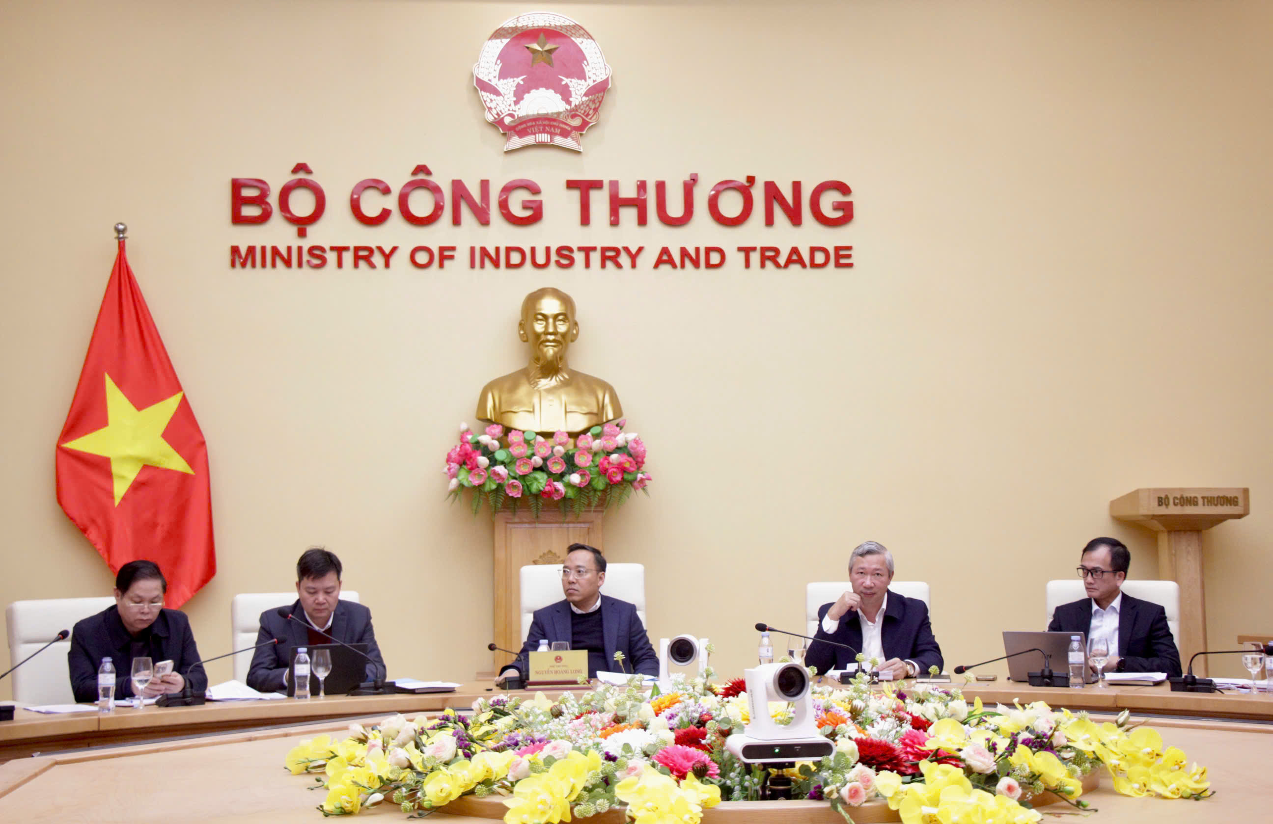 Chùm ảnh: Bộ Công Thương họp Tổ soạn thảo sửa đổi Luật Điện lực