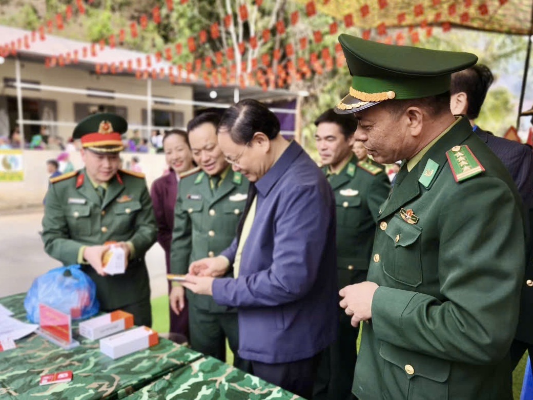 Lai Châu: Tết sớm ở Nà Vàng với 'Xuân Biên phòng ấm lòng dân bản'