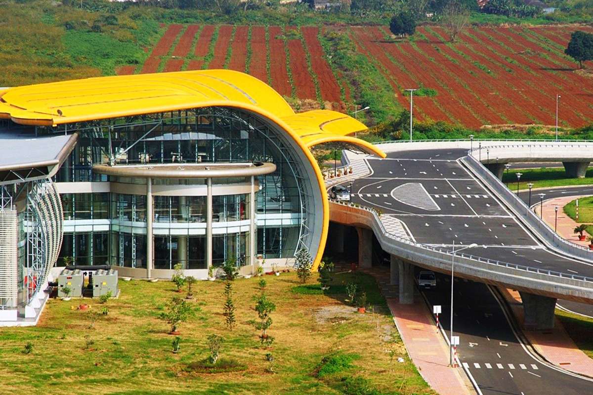 Lâm Đồng: Doanh nghiệp chủ động giải pháp khi sân bay tạm đóng cửa