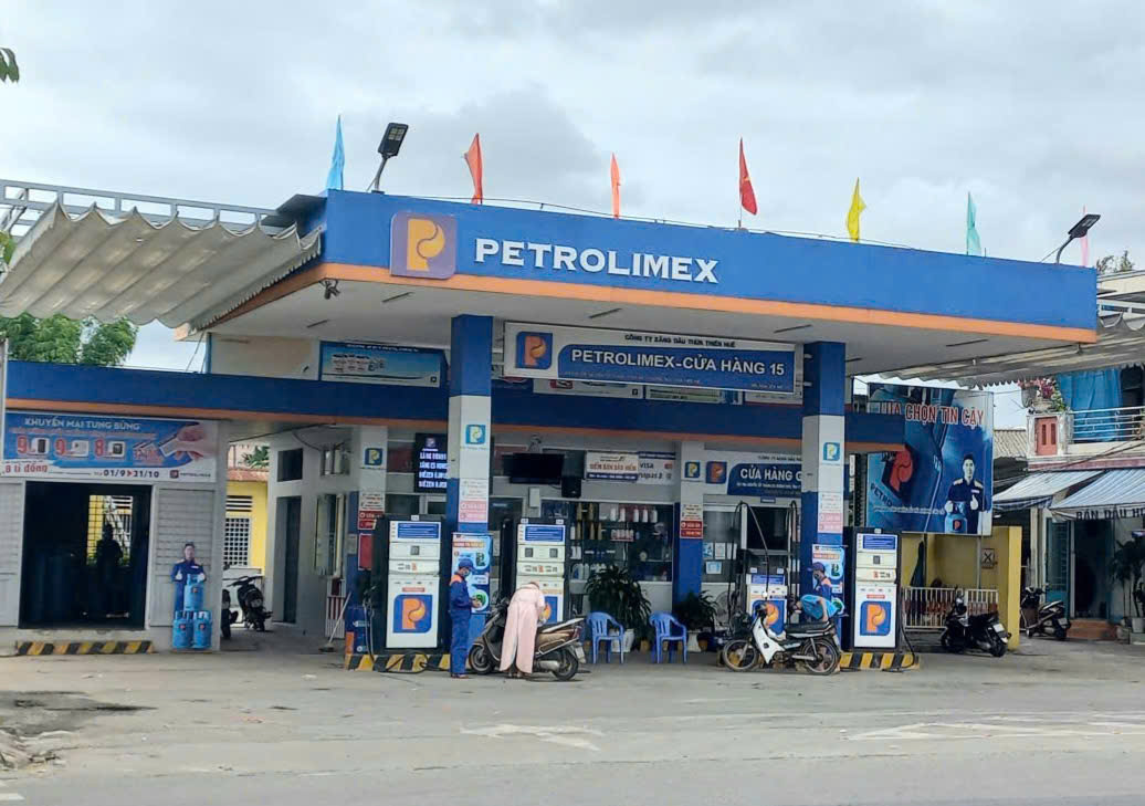 Thành phố Huế đảm bảo cung ứng xăng dầu và hàng hoá dịp Tết Bính Ngọ