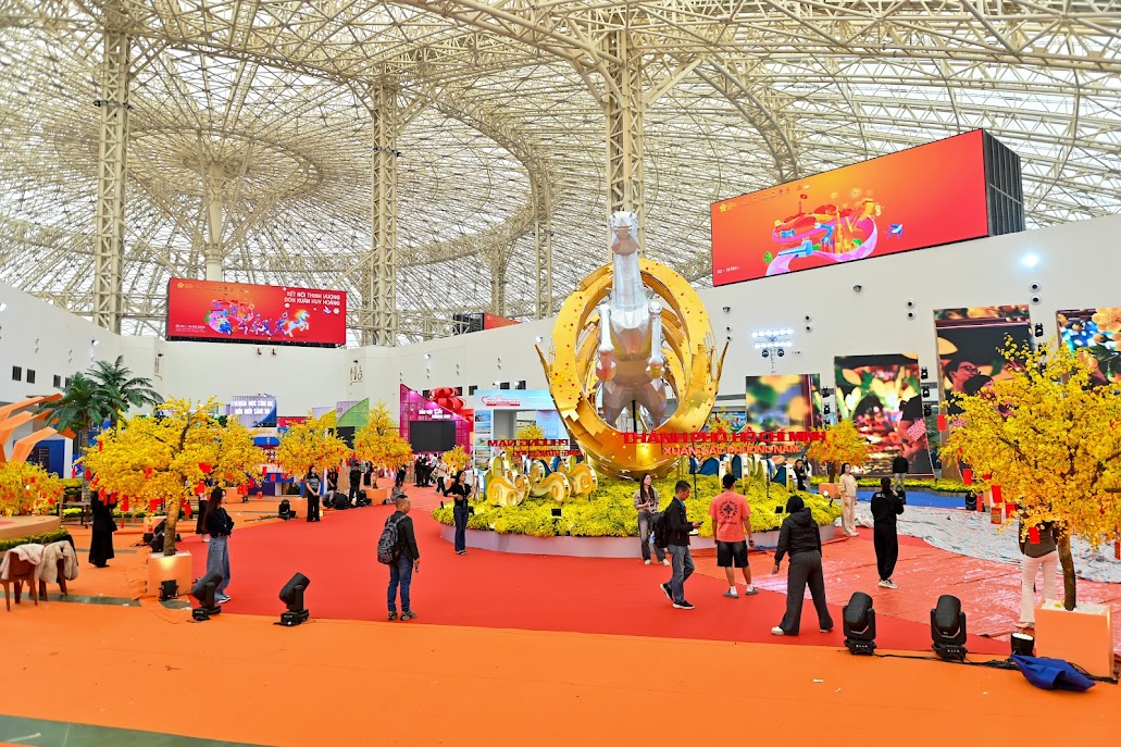 Loạt sự kiện hấp dẫn trong ngày đầu diễn ra Hội chợ Mùa Xuân (2/2)