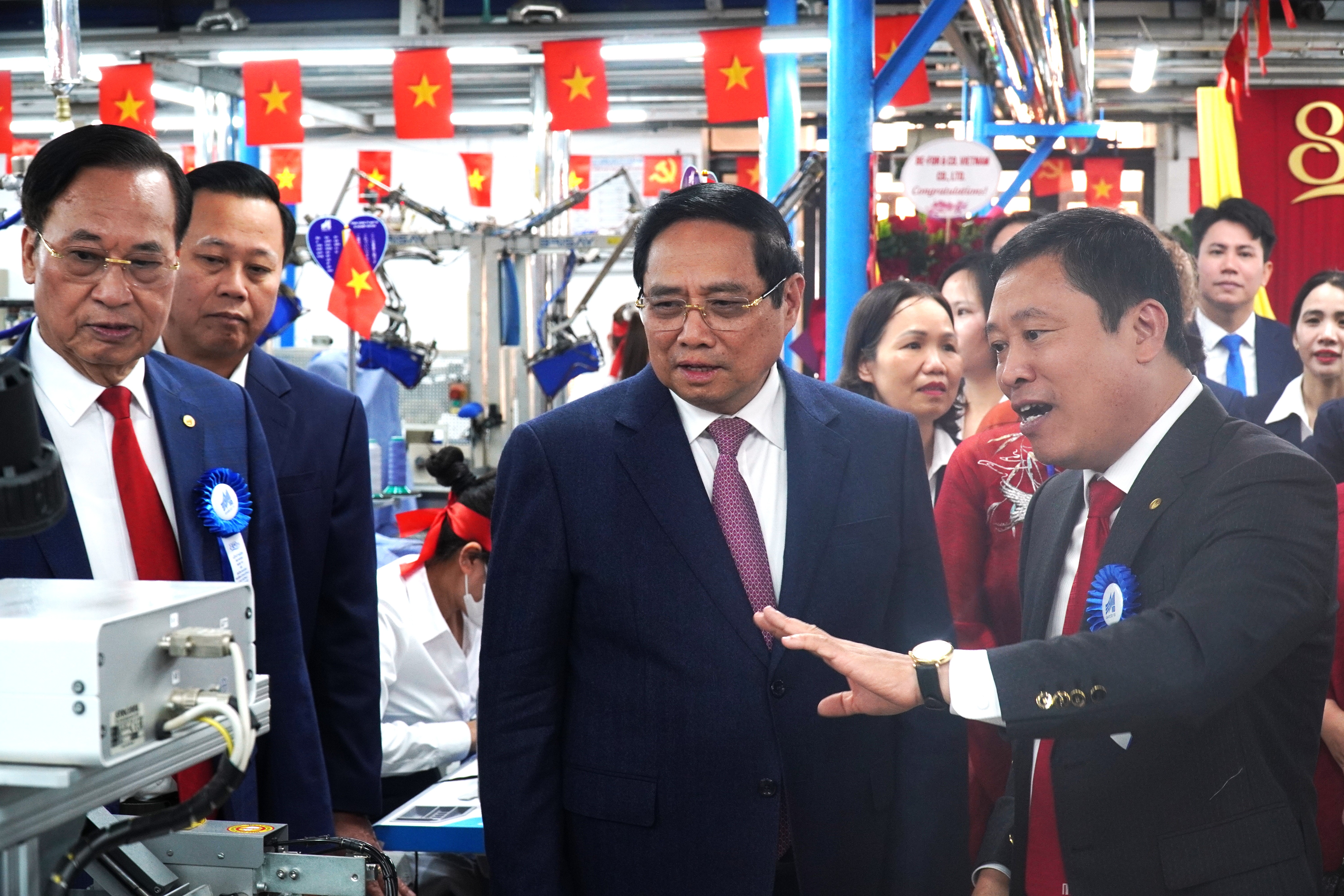 May 10 tăng tốc chuyển đổi số, tiến tới nhà máy thông minh