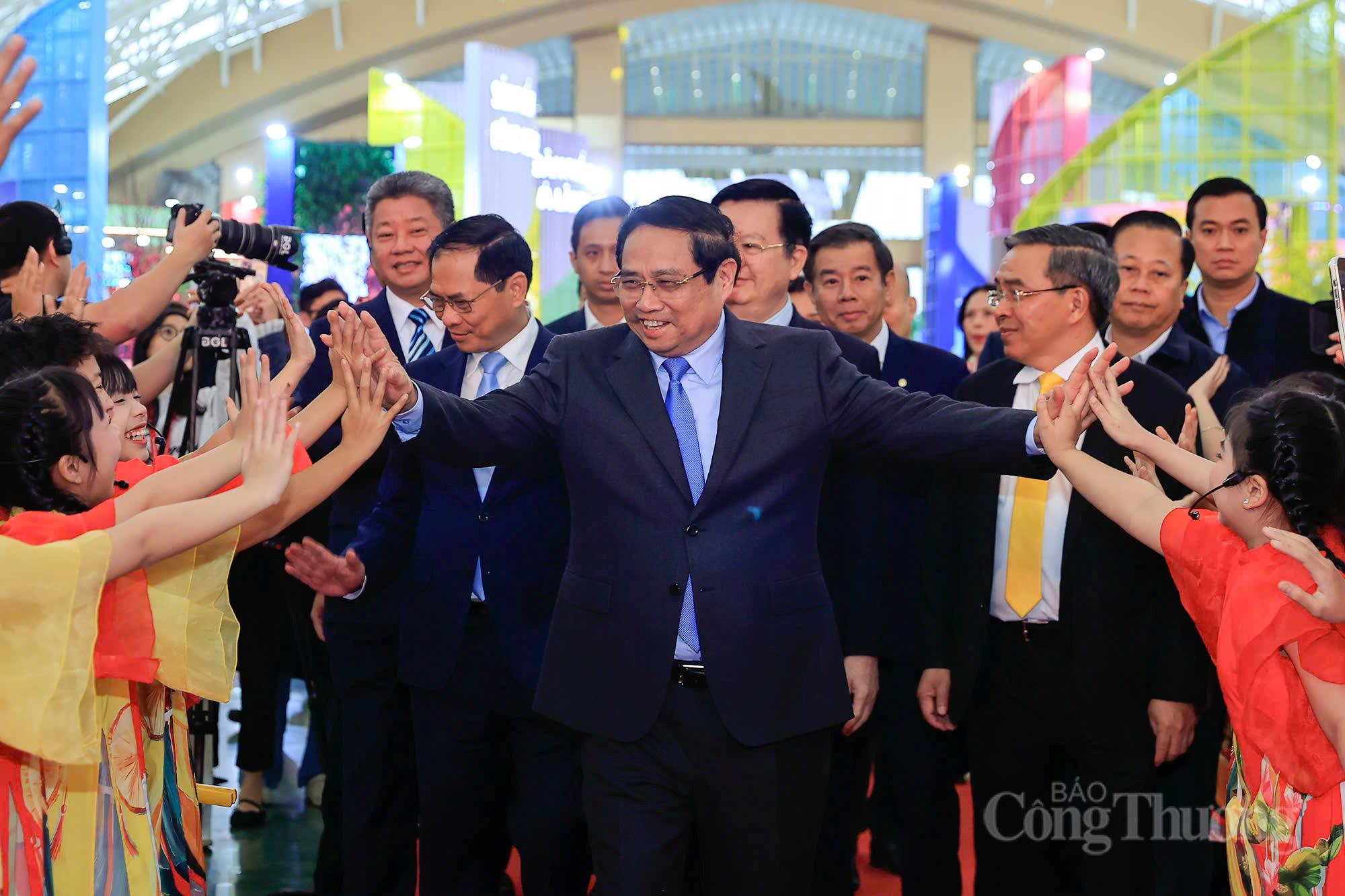 Thủ tướng Phạm Minh Chính dự lễ khai mạc Hội chợ Mùa Xuân lần thứ nhất năm 2026