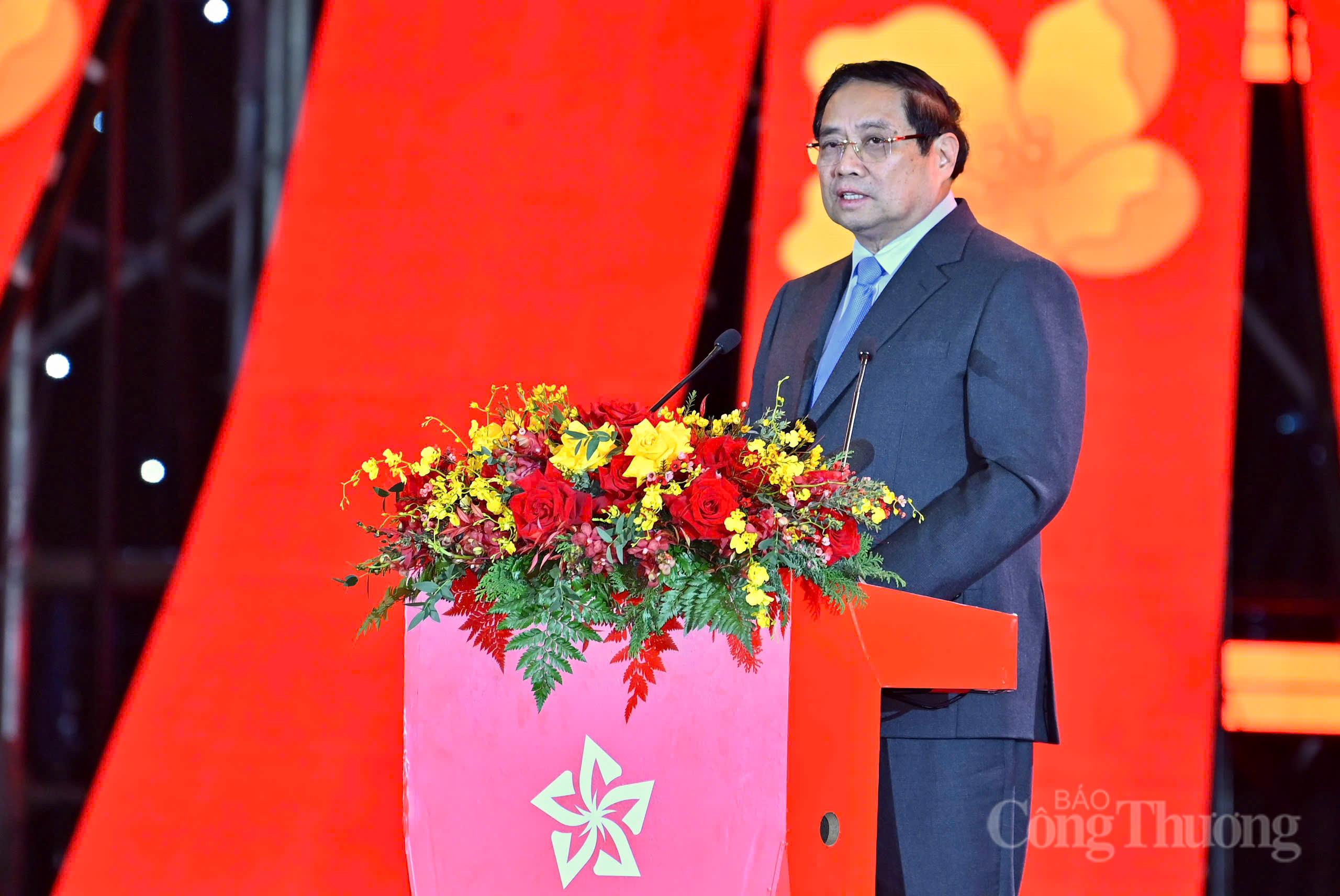 Thủ tướng: Hội chợ Mùa Xuân là ‘bước chạy đà’ hứa hẹn làm bùng nổ thị trường tiêu dùng trong nước