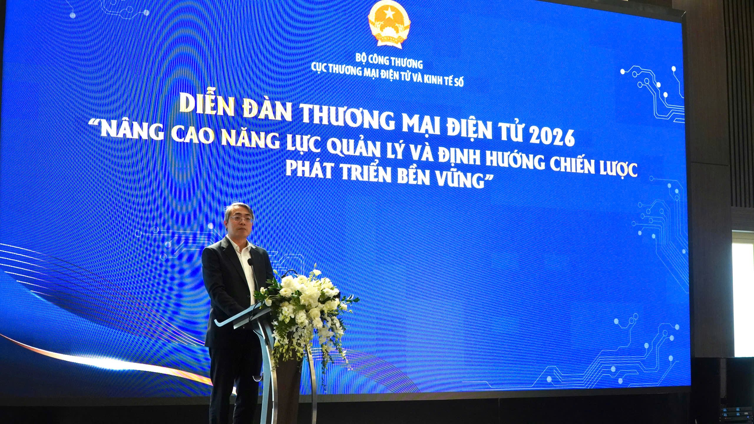 Thương mại điện tử trước yêu cầu quản lý và phát triển bền vững