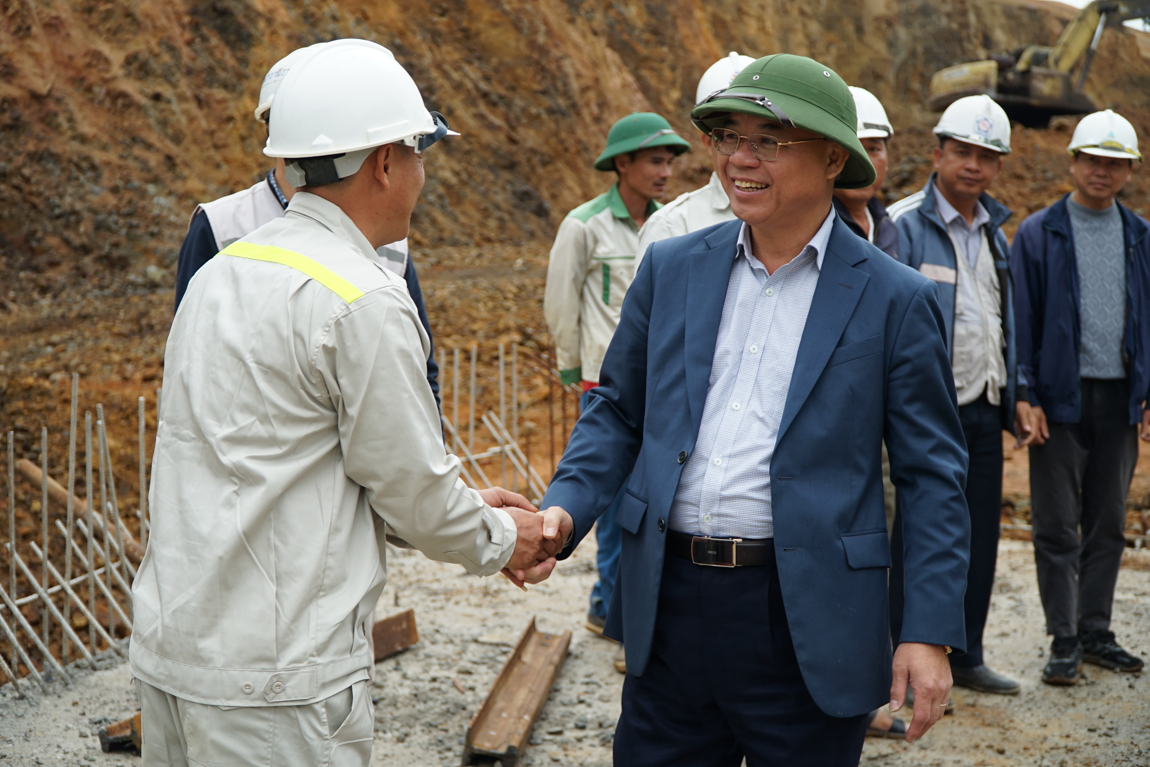 Đắk Lắk: Đồng hành cùng doanh nghiệp tháo gỡ khó khăn dự án cao tốc