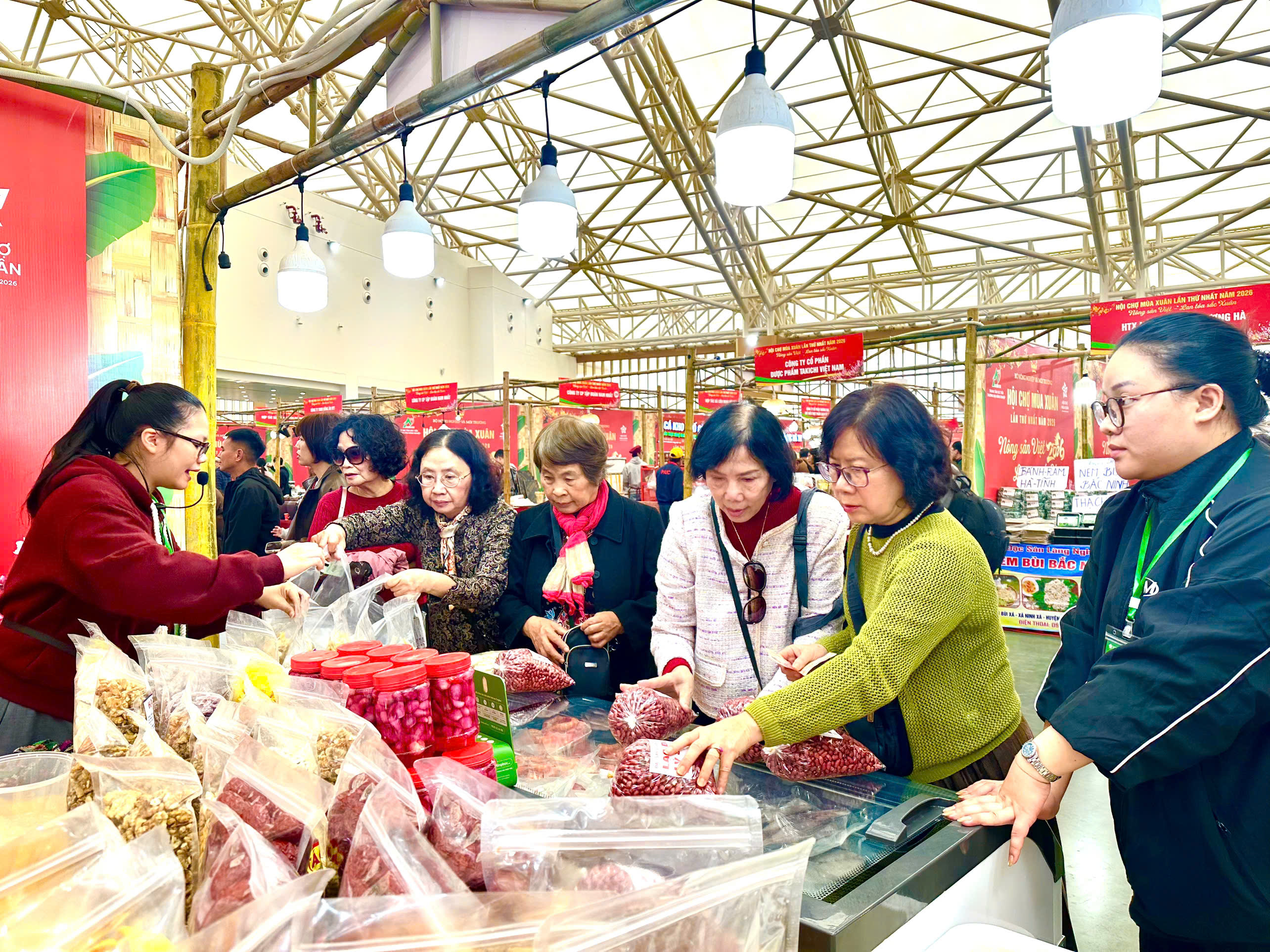 Toàn cảnh Hội chợ Mùa Xuân 2026 trên các cơ quan báo chí ngày 3/2