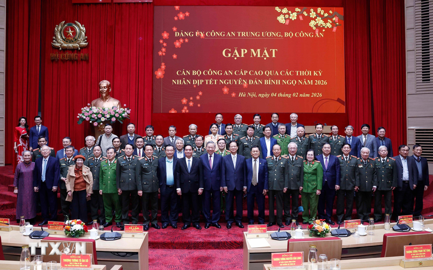 Tổng Bí thư Tô Lâm gặp mặt cán bộ công an cấp cao các thời kỳ