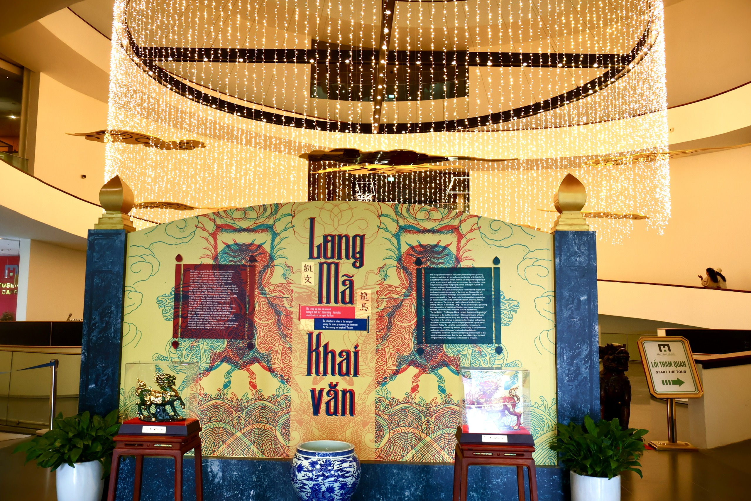 Mãn nhãn không gian trưng bày 'Long Mã khai văn' giữa lòng Thủ đô
