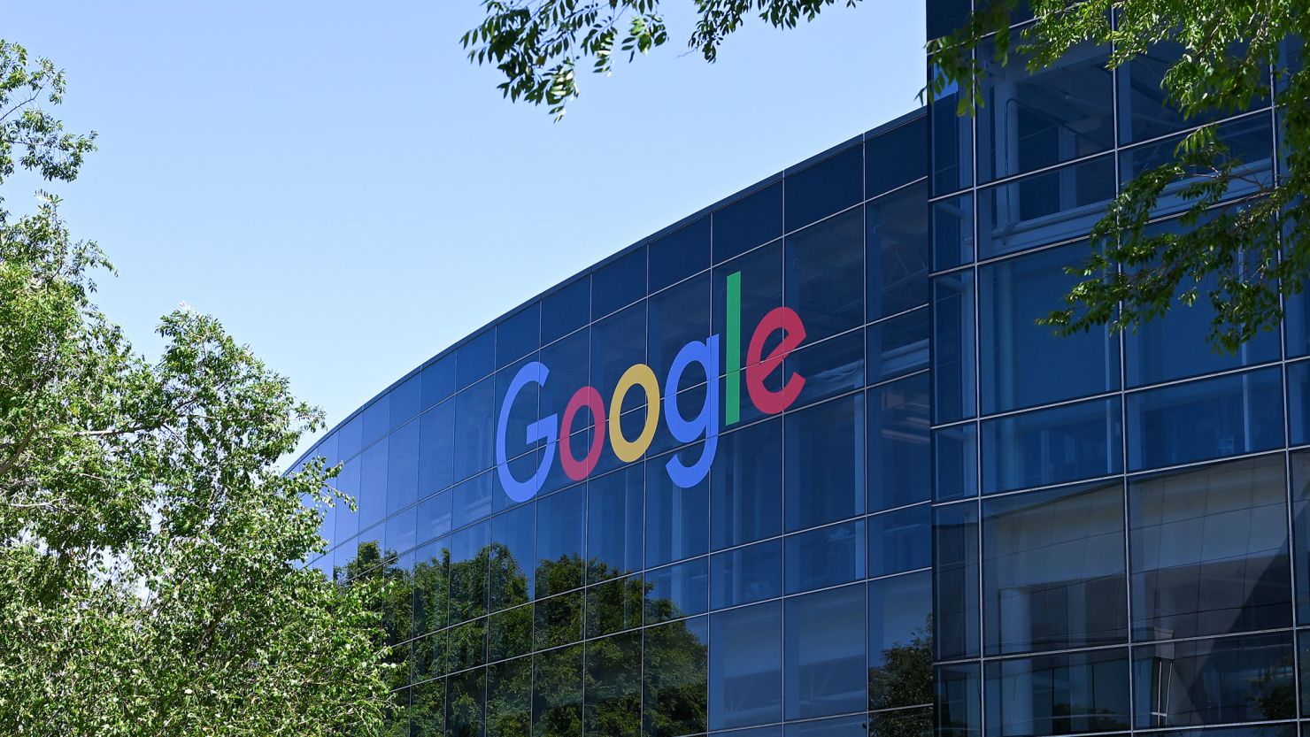 Công ty mẹ của Google lên kế hoạch chi hàng trăm tỷ USD cho AI