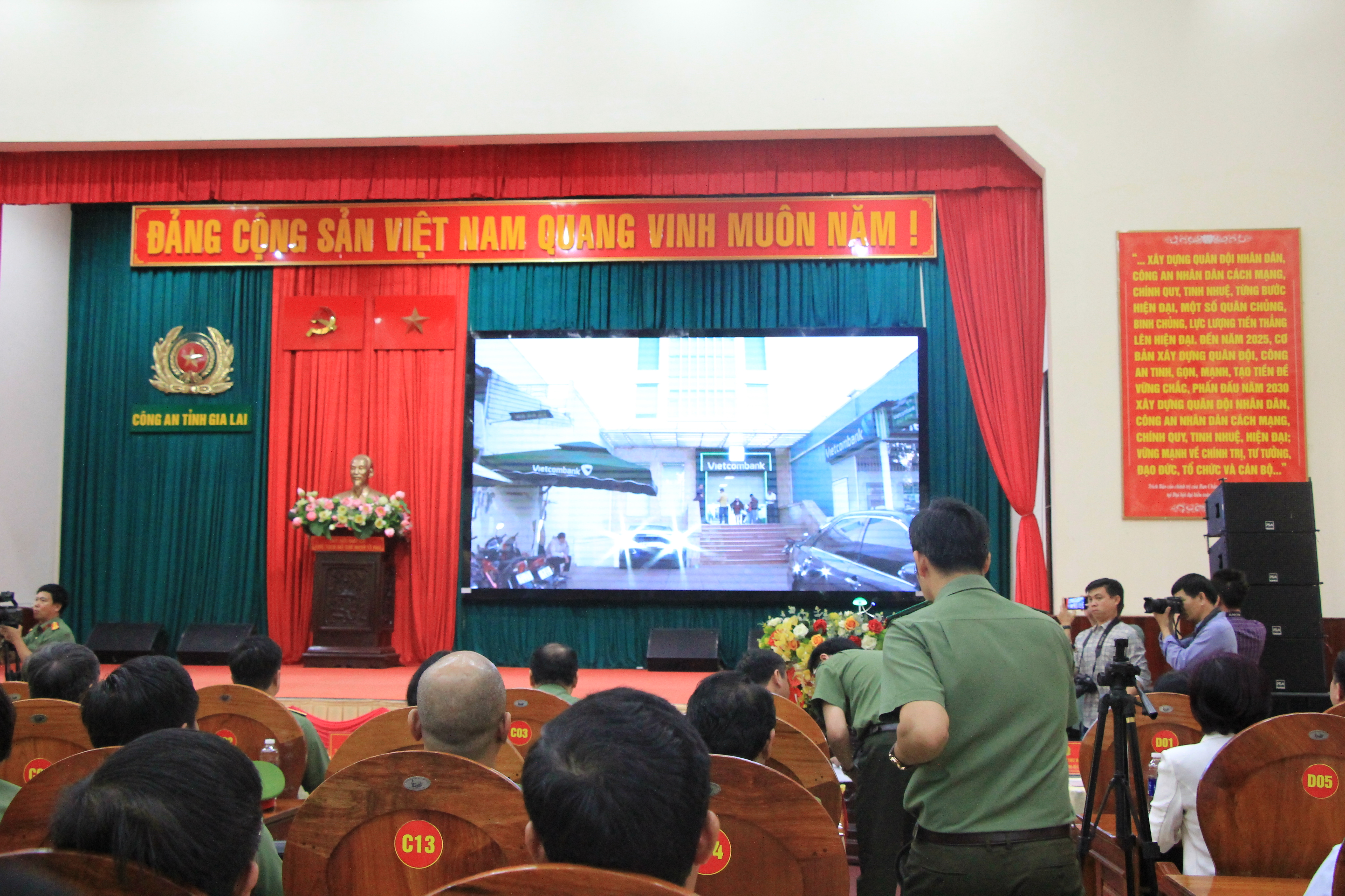 Vụ cướp ngân hàng ở Gia Lai: Các đối tượng xảo quyệt, đối phó quyết liệt