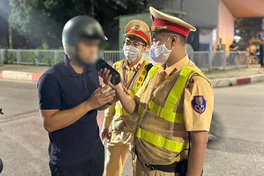 Xử lý hơn 1.900 trường hợp vi phạm nồng độ cồn trong ngày 6/2